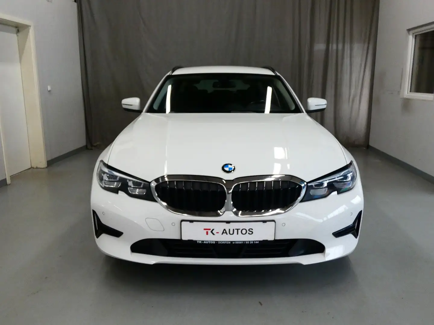 BMW 318 d  Touring Advant.,1.Hand,Navi,LED,ACC,Kamera Weiß - 2