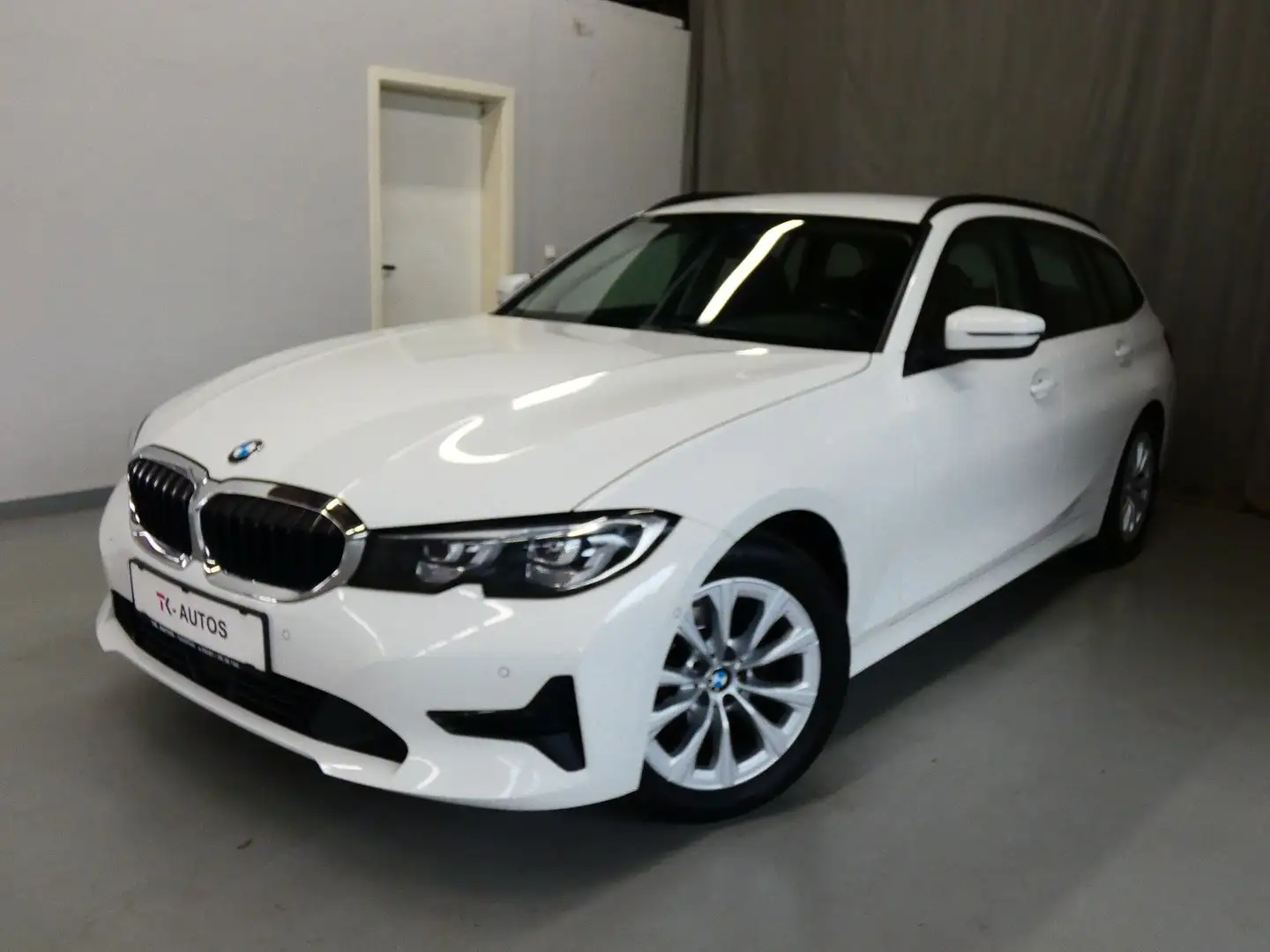 BMW 318 d  Touring Advant.,1.Hand,Navi,LED,ACC,Kamera Weiß - 1