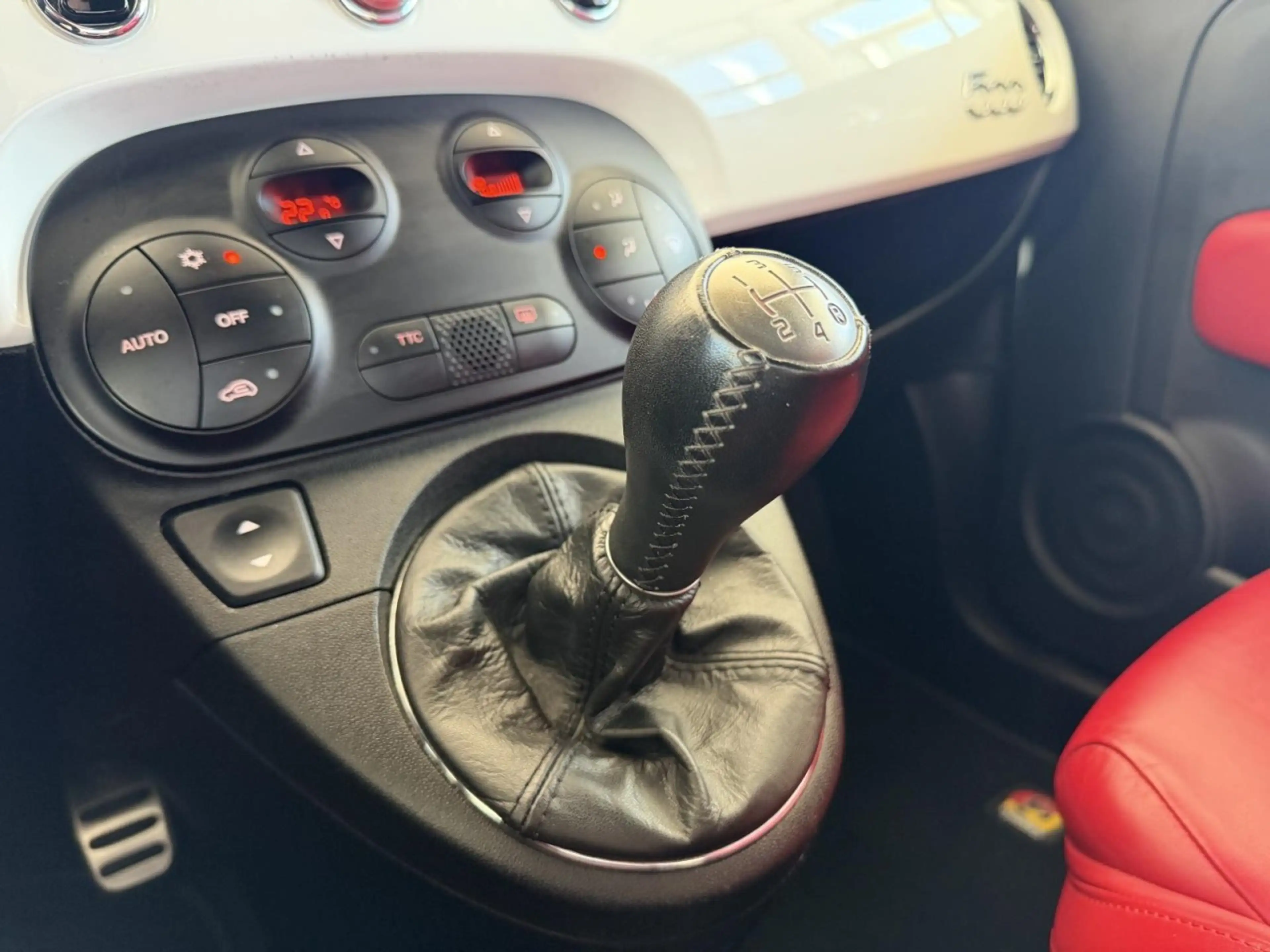 Abarth 500 1.4 TURBO XENON LEDER PDC KLIMAAUT USB LM ZV — photo 15