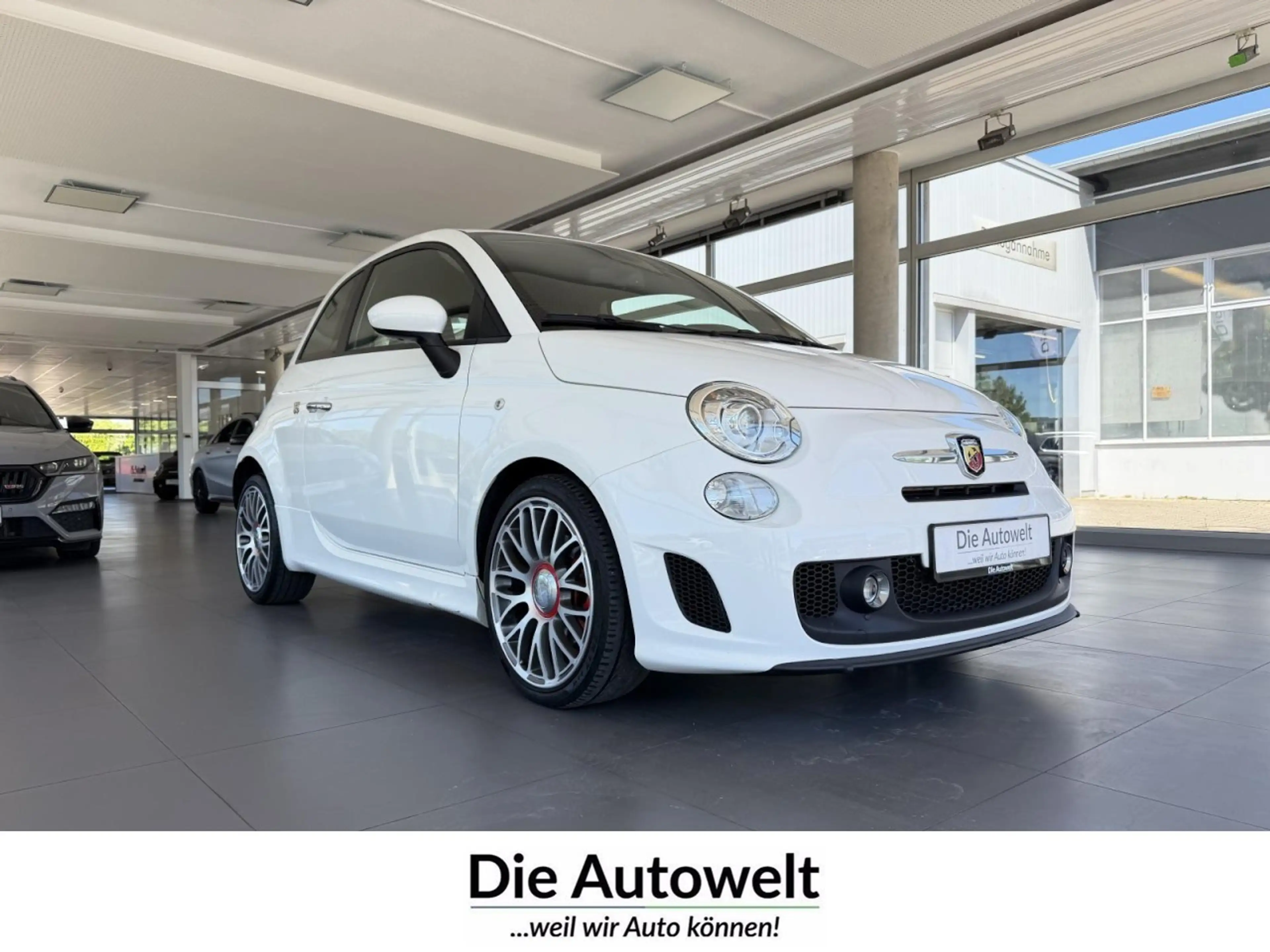 Abarth 500 1.4 TURBO XENON LEDER PDC KLIMAAUT USB LM ZV