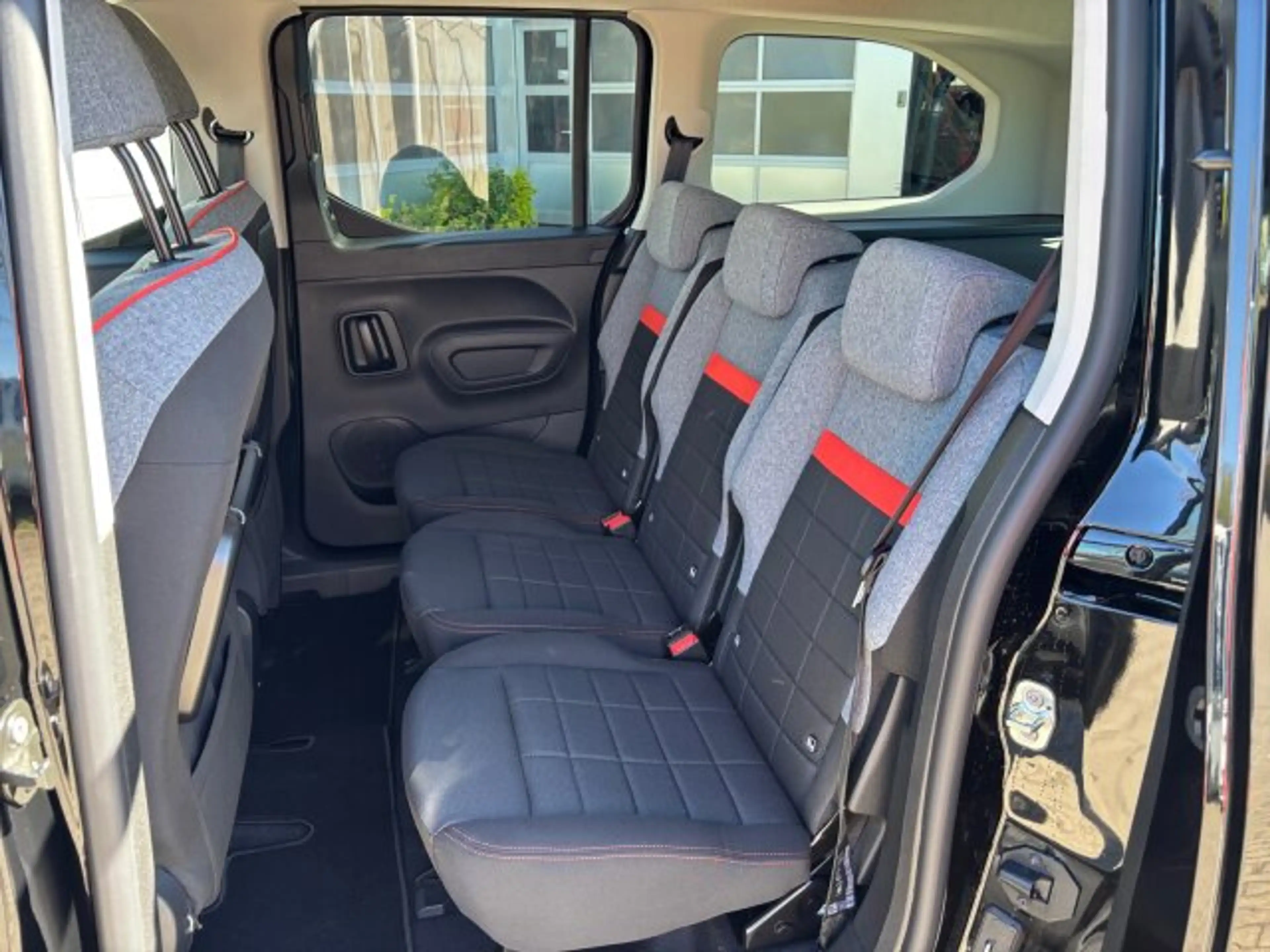Citroen Berlingo Berlingo XL MAX XTR BAR +Kamera+Key-Go+Navi+AHZV — photo 16