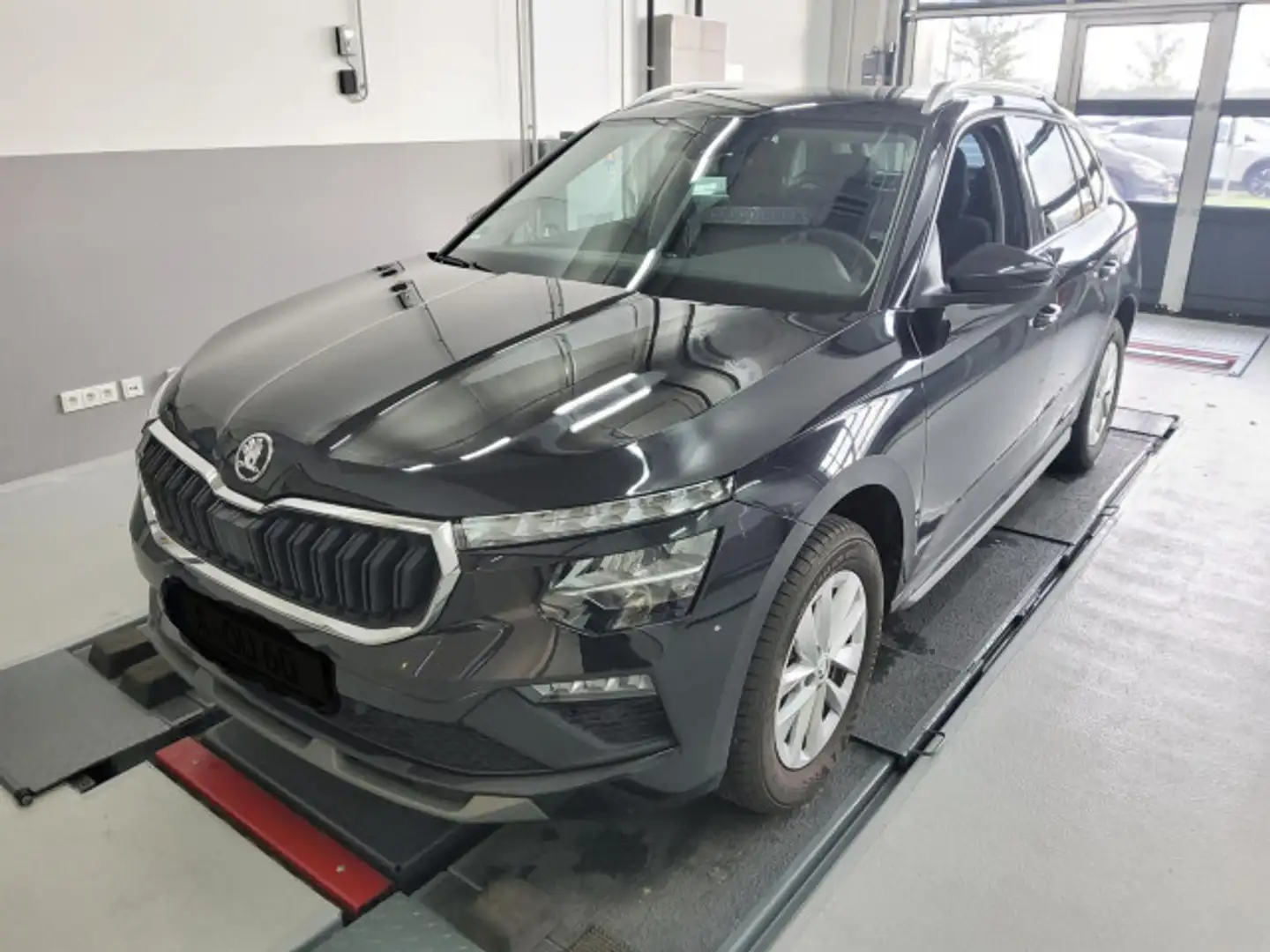 Skoda Kamiq Top Selection 1.5 TSI DSG *AHK*LED*KAM*16* Zwart - 2
