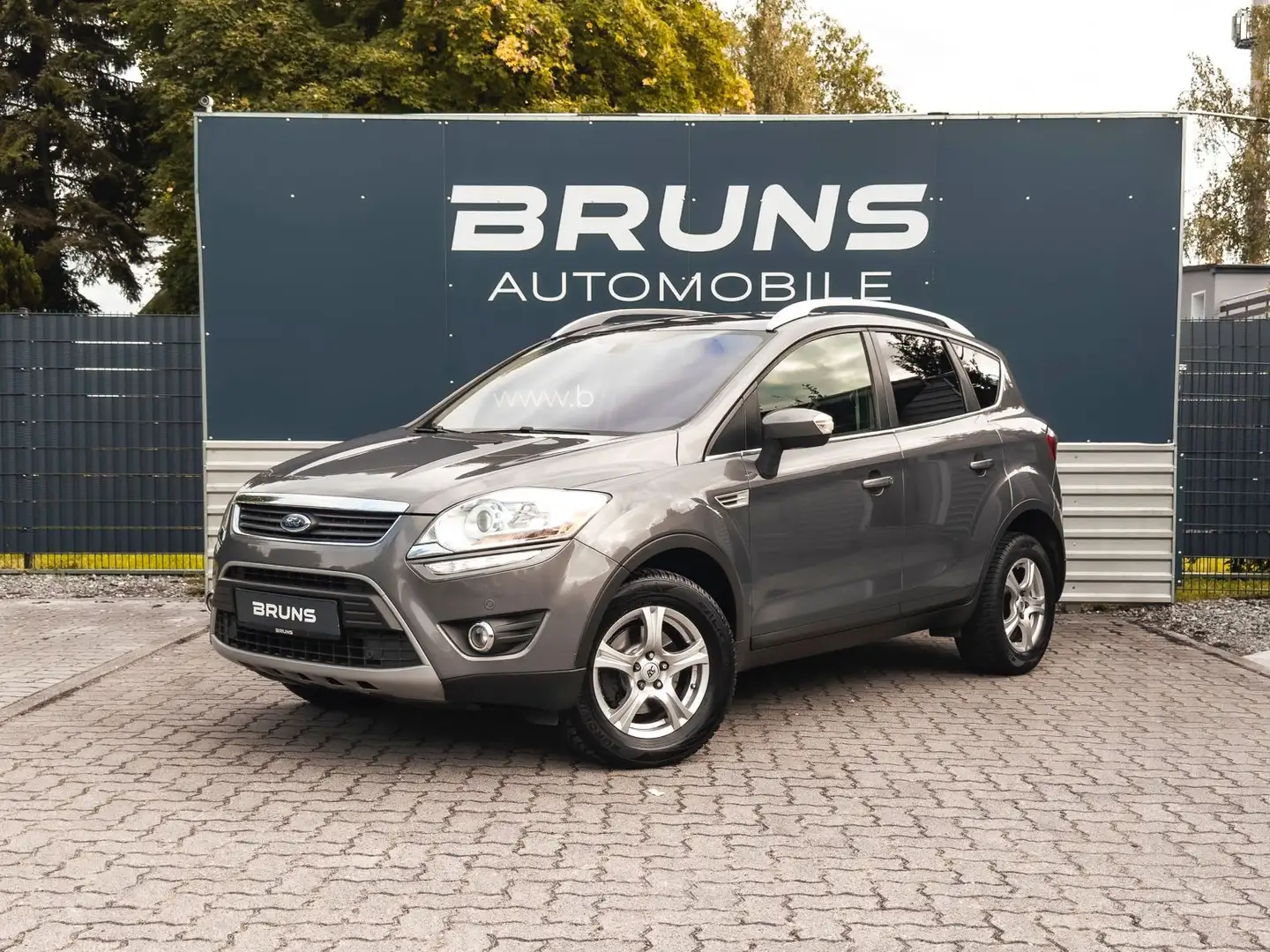 Ford Kuga Titanium 4x4 2.0 TDCi AHK PANO NUR GEWERBE Brun - 1