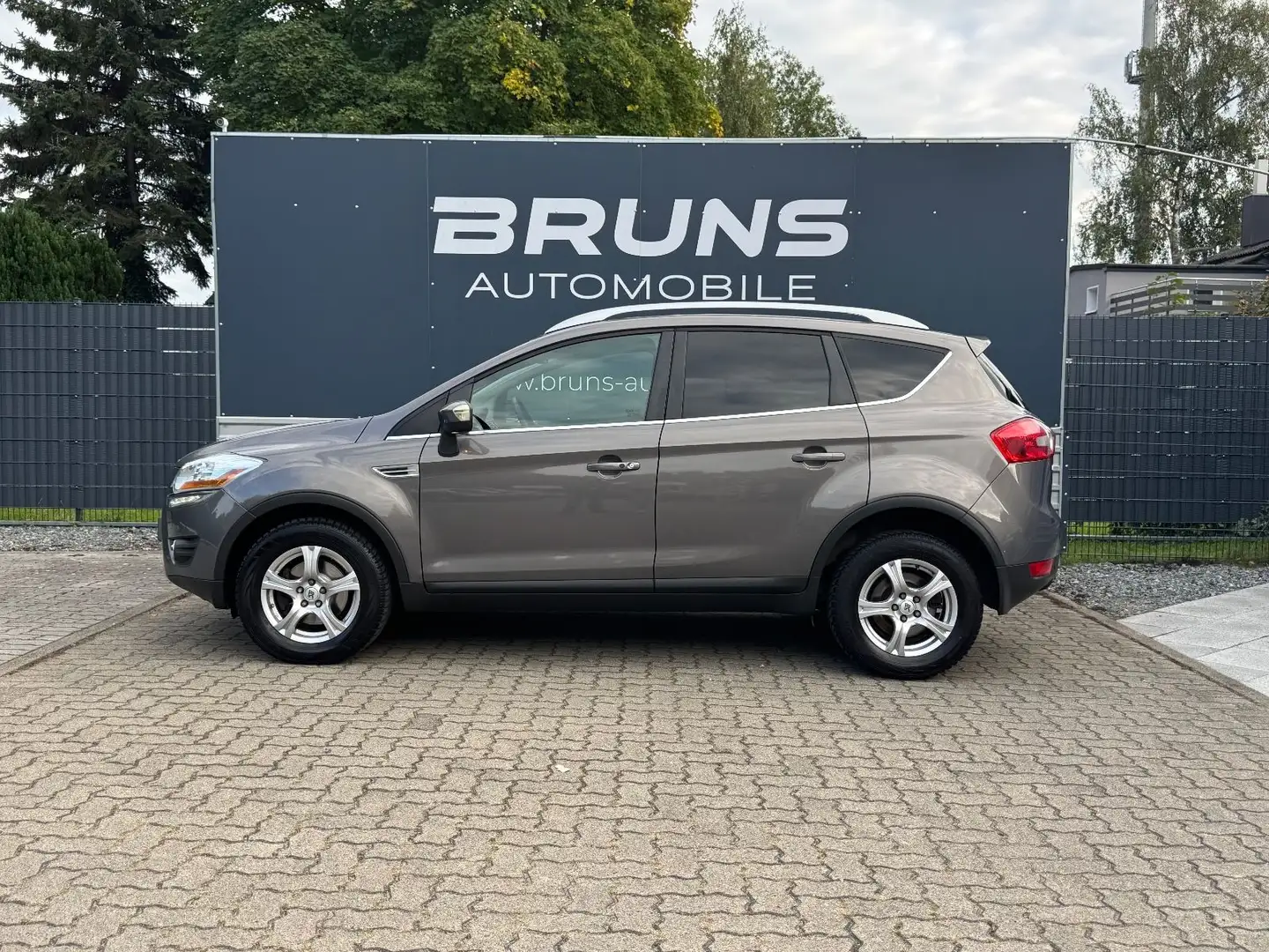 Ford Kuga Titanium 4x4 2.0 TDCi AHK PANO NUR GEWERBE Braun - 2