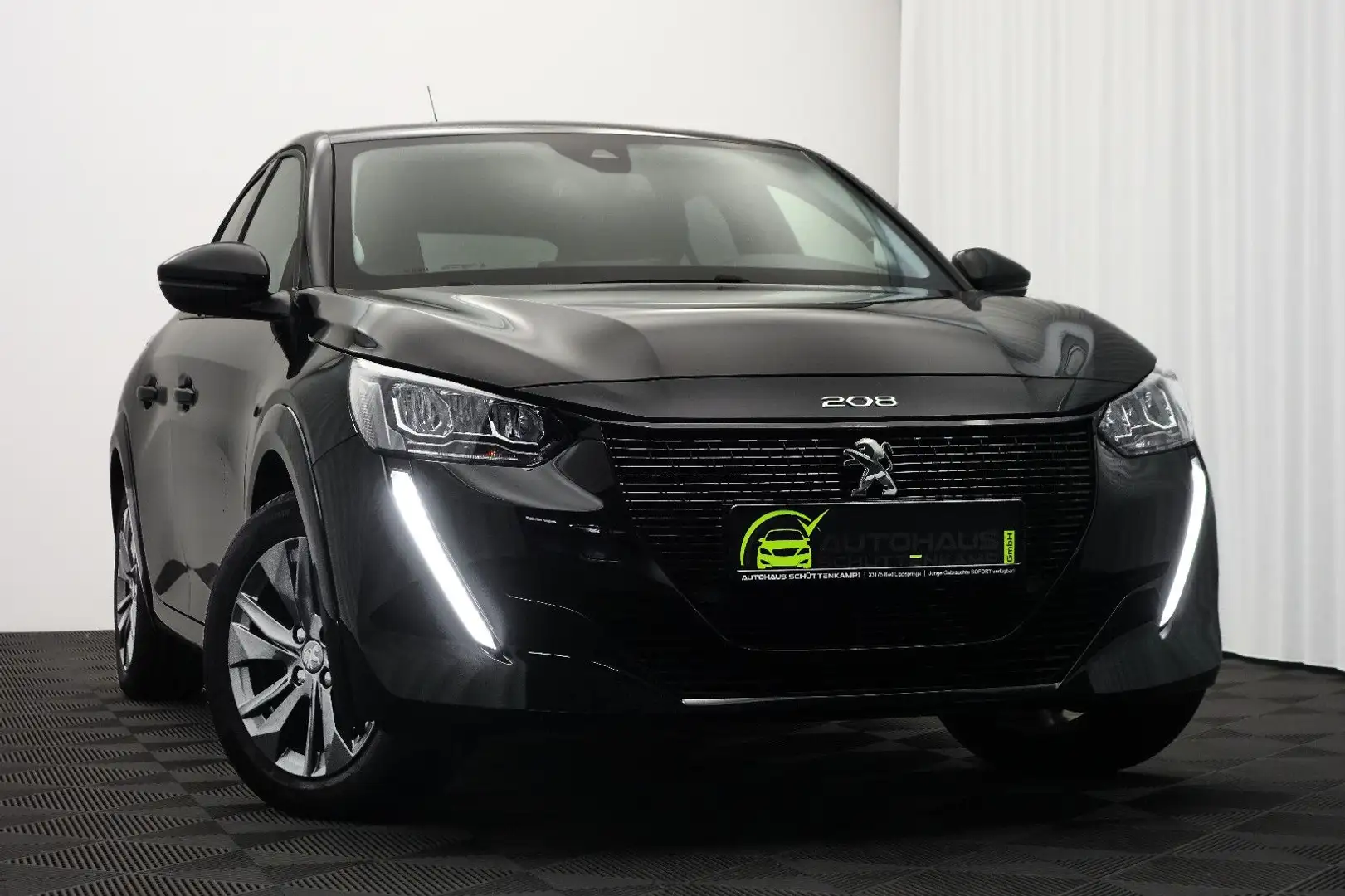Peugeot 208 e- Allure WÄRMEPUMPE+MIRROR LINK+SITZHZG Schwarz - 1
