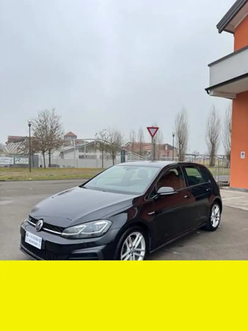Volkswagen Golf - 1