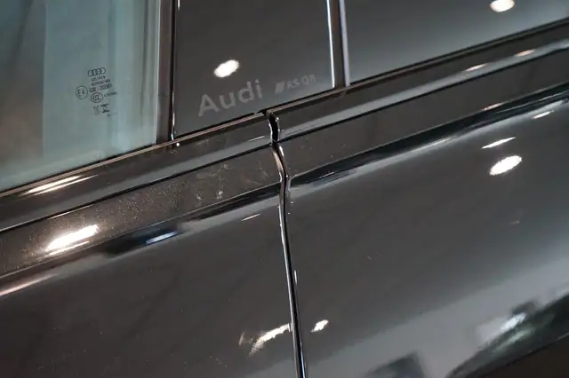 Audi Q8 view 13