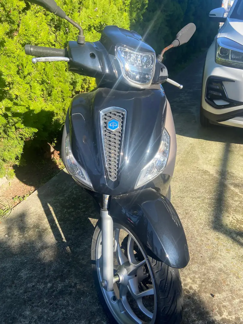 Piaggio Medley 125 Fekete - 2