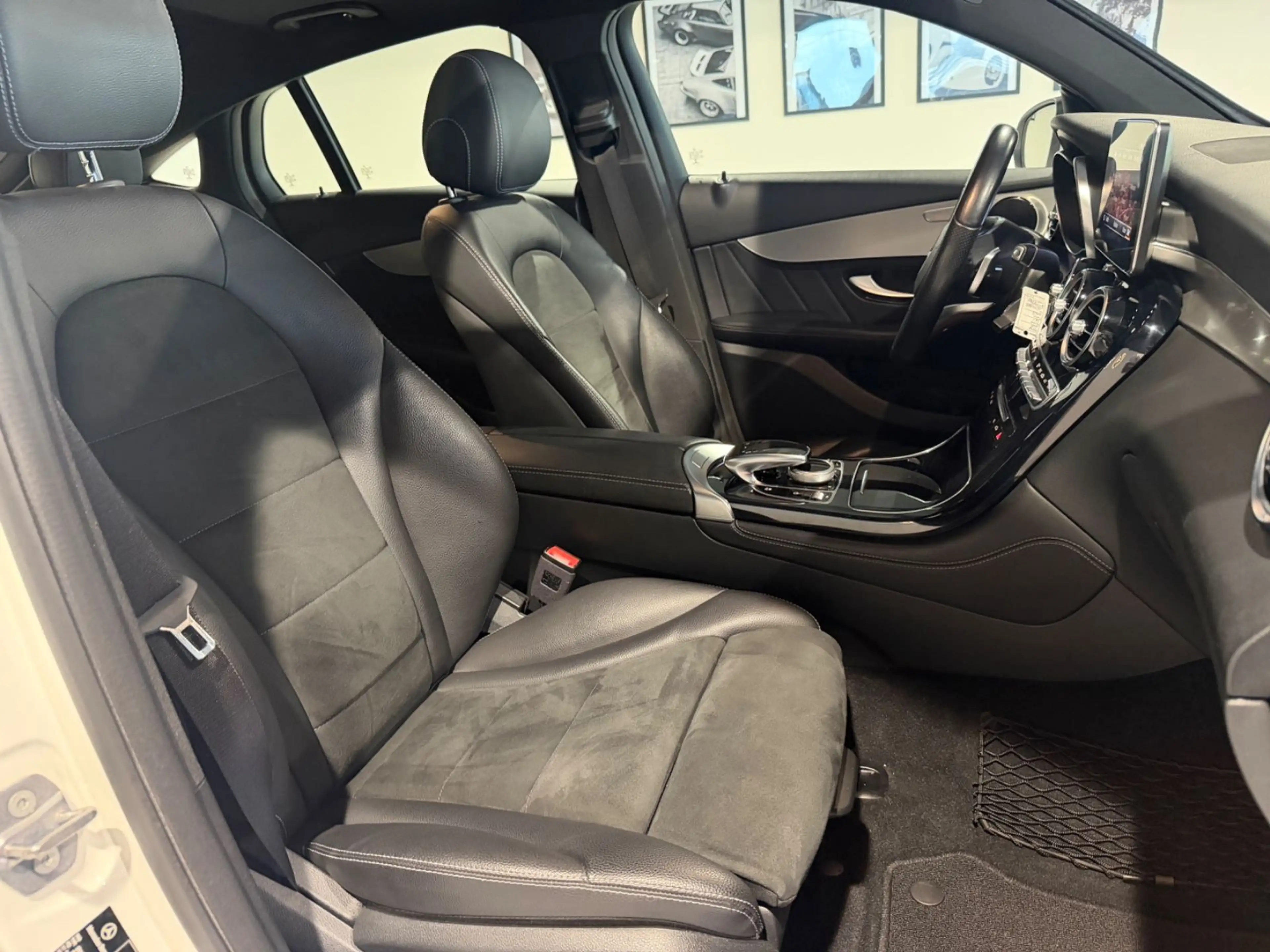 Mercedes-Benz GLC 250 Coupe|4Matic|AMG|Comand|LED|Manufaktor| — photo 12