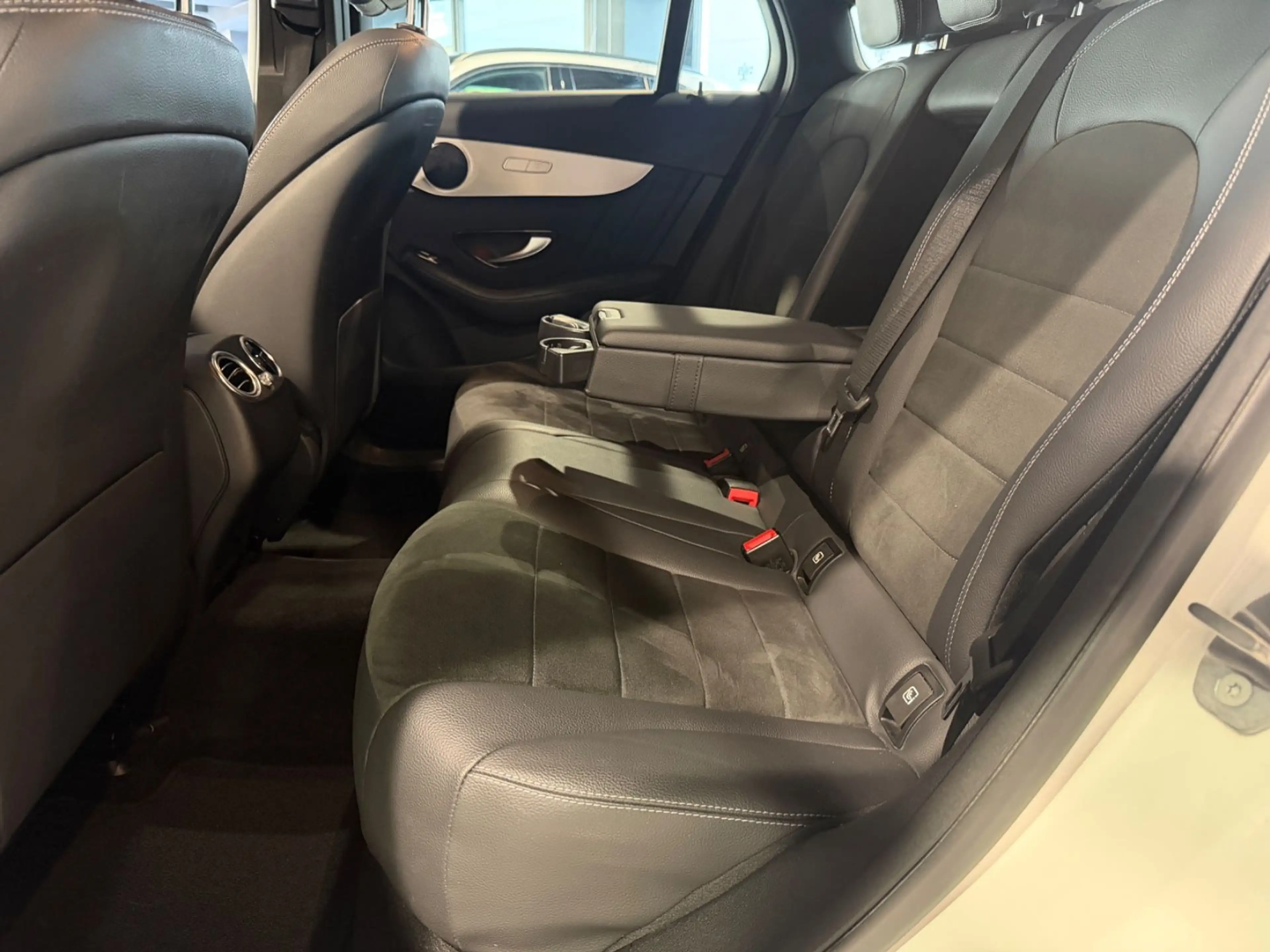 Mercedes-Benz GLC 250 Coupe|4Matic|AMG|Comand|LED|Manufaktor| — photo 13