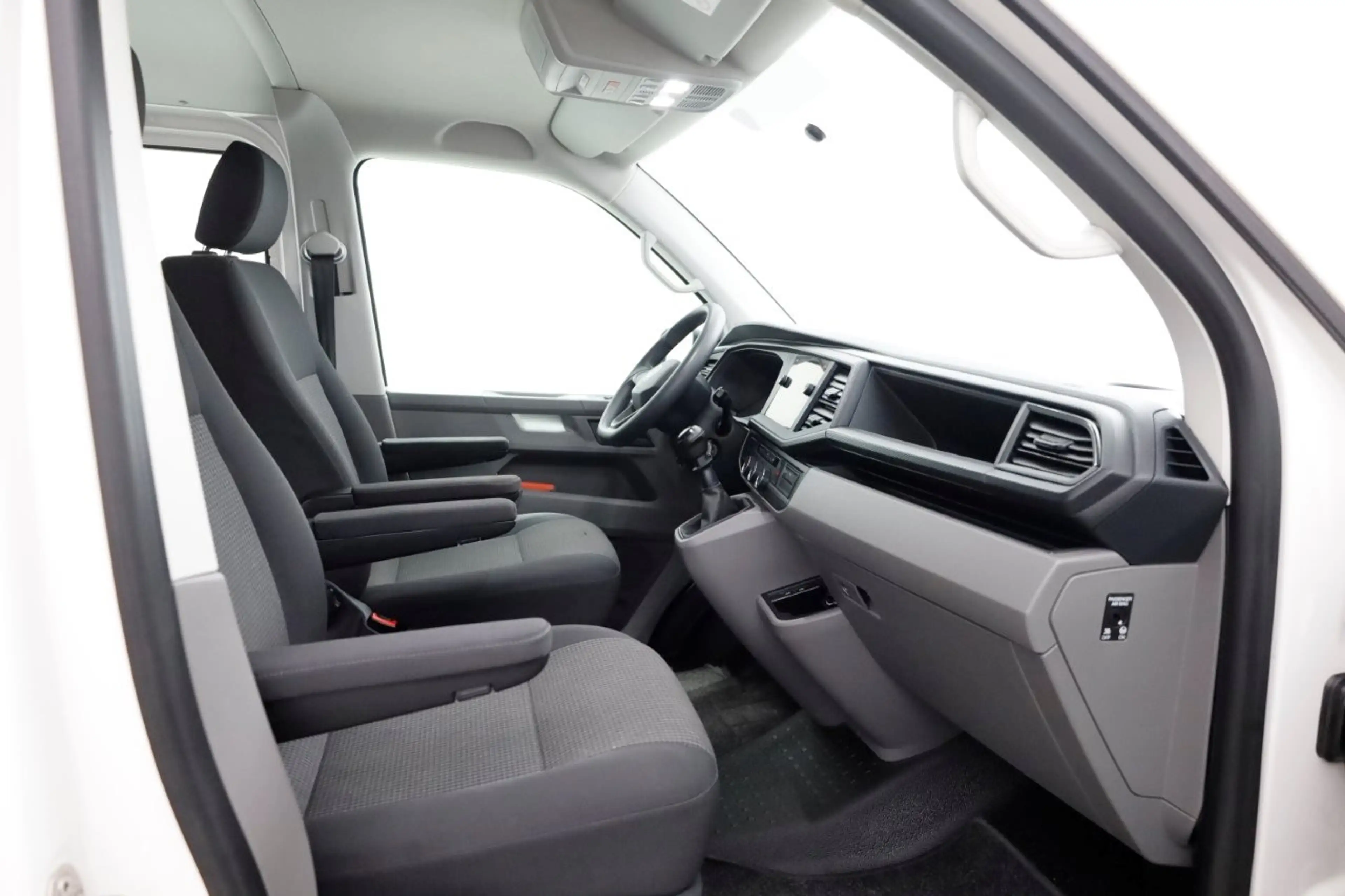 Volkswagen T6.1 Transporter 2.0 TDI Lang D.C. Airco/Navi/Stoelverwarming 06-20 — photo 11
