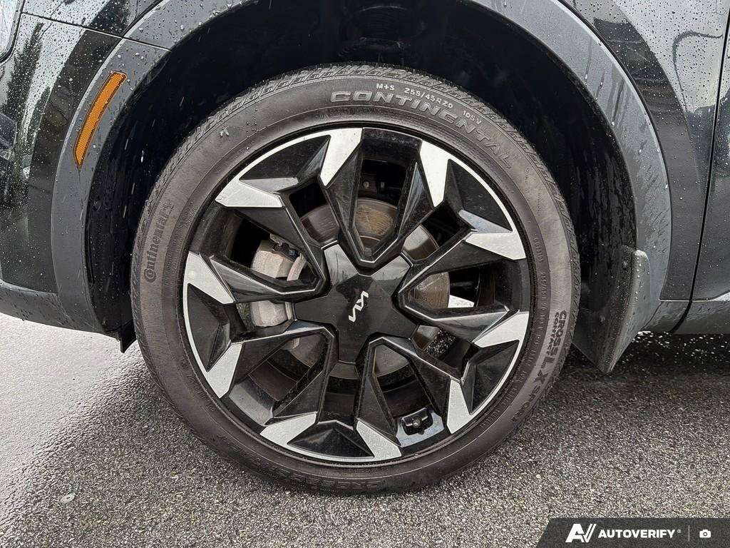 used 2025 Kia Sorento car, priced at $34,648