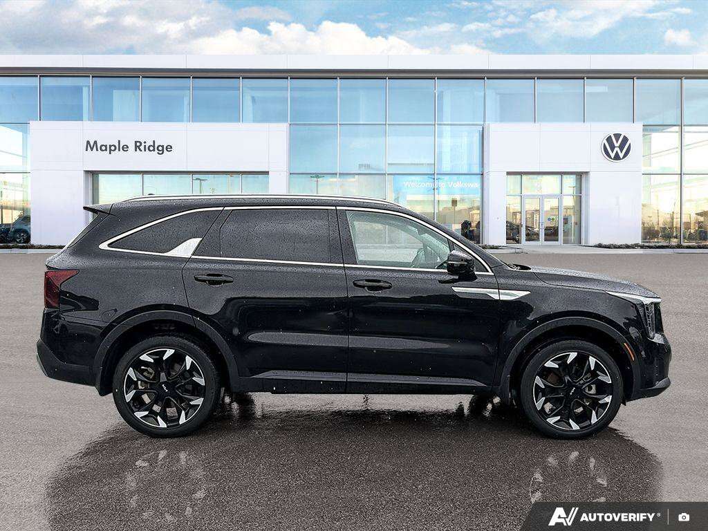 used 2025 Kia Sorento car, priced at $34,648