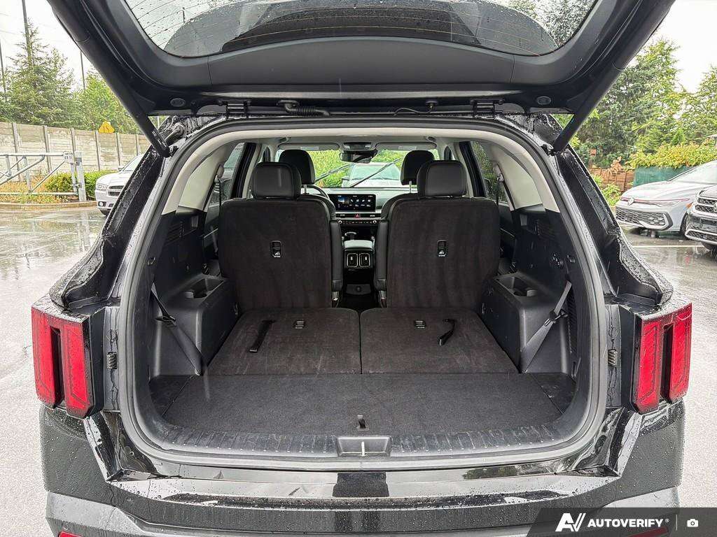 used 2025 Kia Sorento car, priced at $34,648