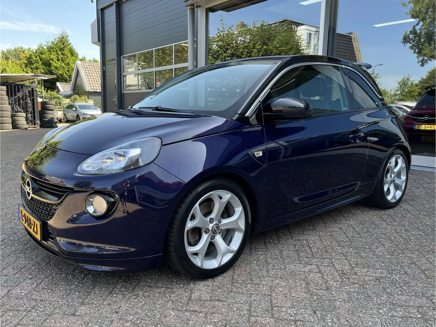 Opel Adam 1.4 Turbo Rocks S 150 Pk Carplay, Cruise, Airco Blauw - 1