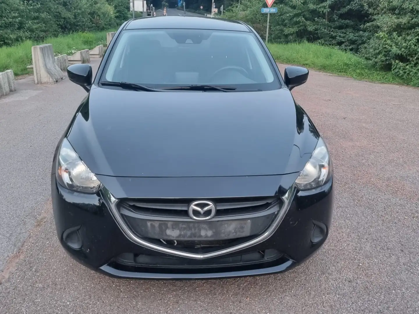 Mazda 2 1.5 Skyactiv-D Skycruise Černá - 1