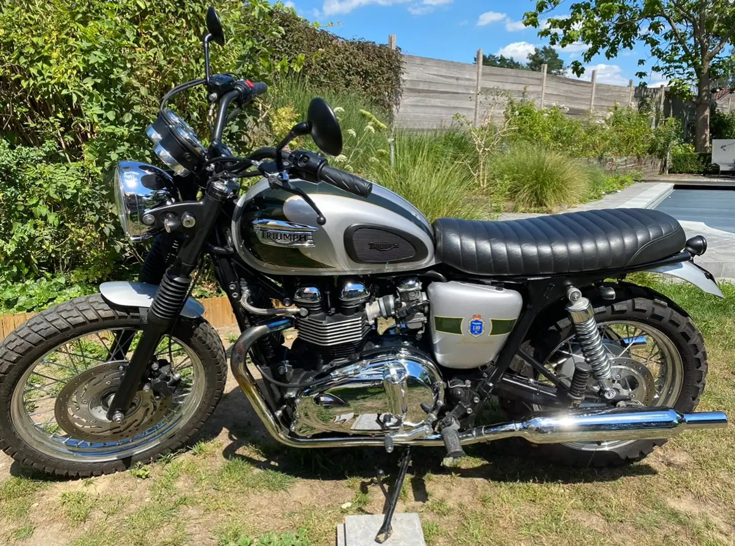 Triumph Bonneville T100 Édition 110e Anniversaire Argent - 1