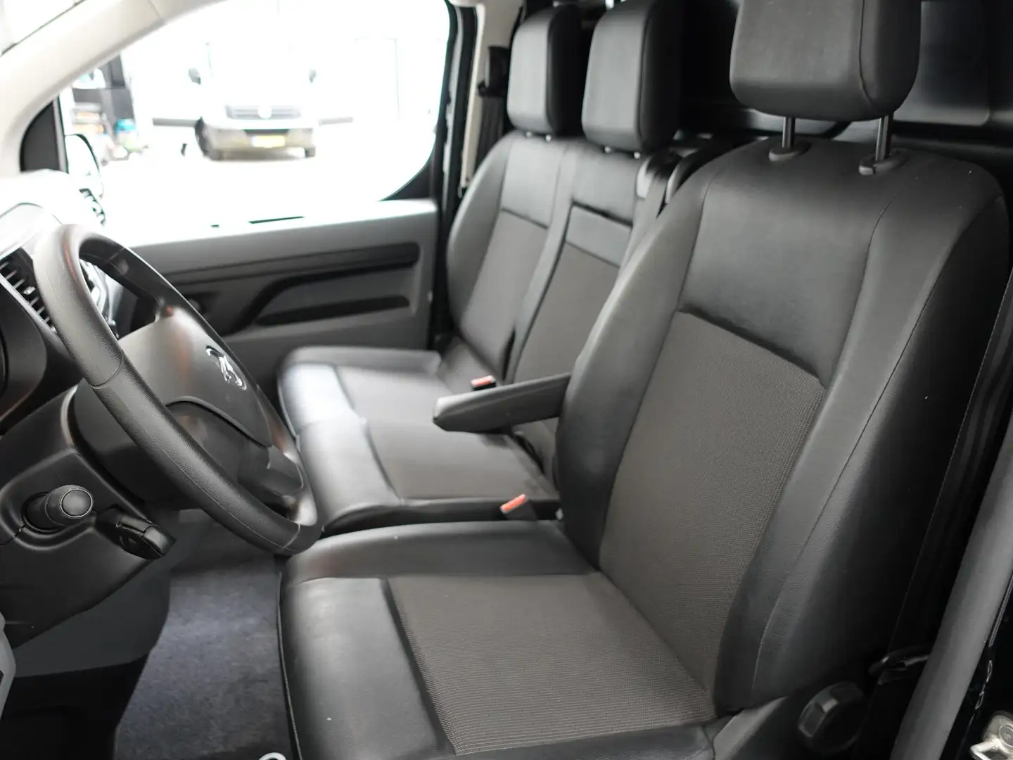 Opel Vivaro-e 75kWh L2H1 Innovation Automaat Cruise Control Airc Negro - 2