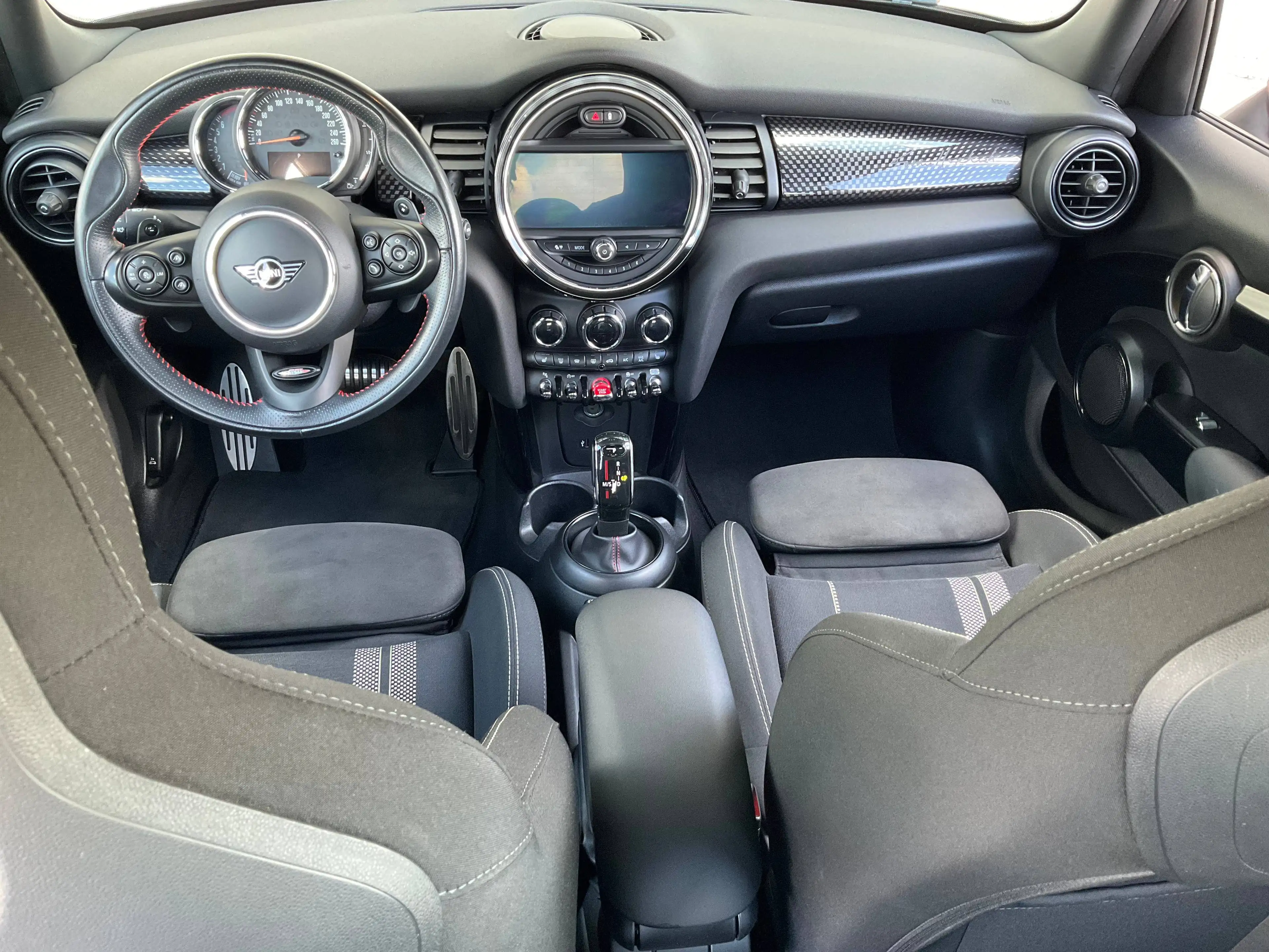 MINI Cooper S 7-G Automatik JCW Works Paket+Sitze LM 18" autom. Parkassistent Max Ausstattung 5-trg — photo 26