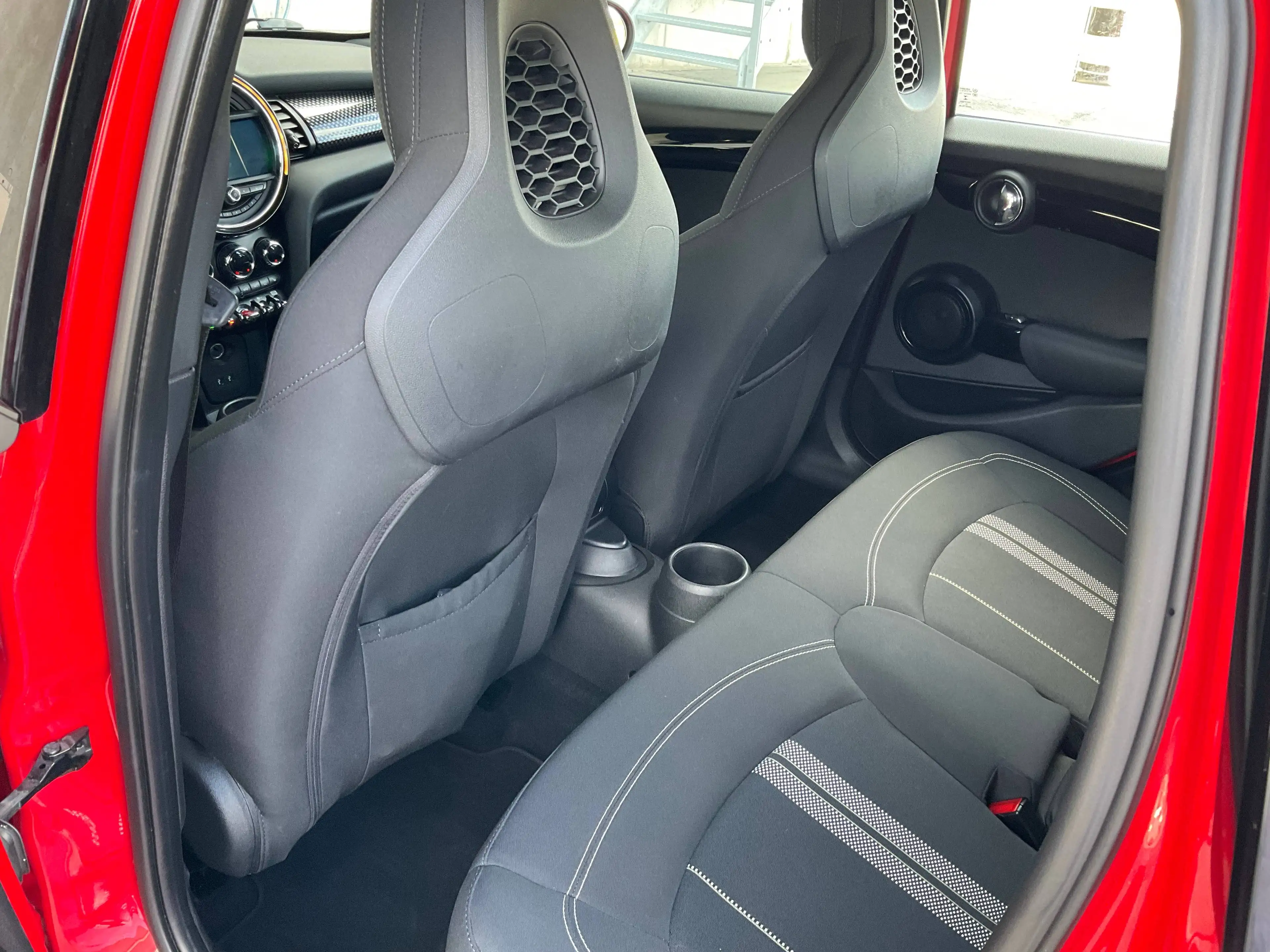 MINI Cooper S 7-G Automatik JCW Works Paket+Sitze LM 18" autom. Parkassistent Max Ausstattung 5-trg — photo 17