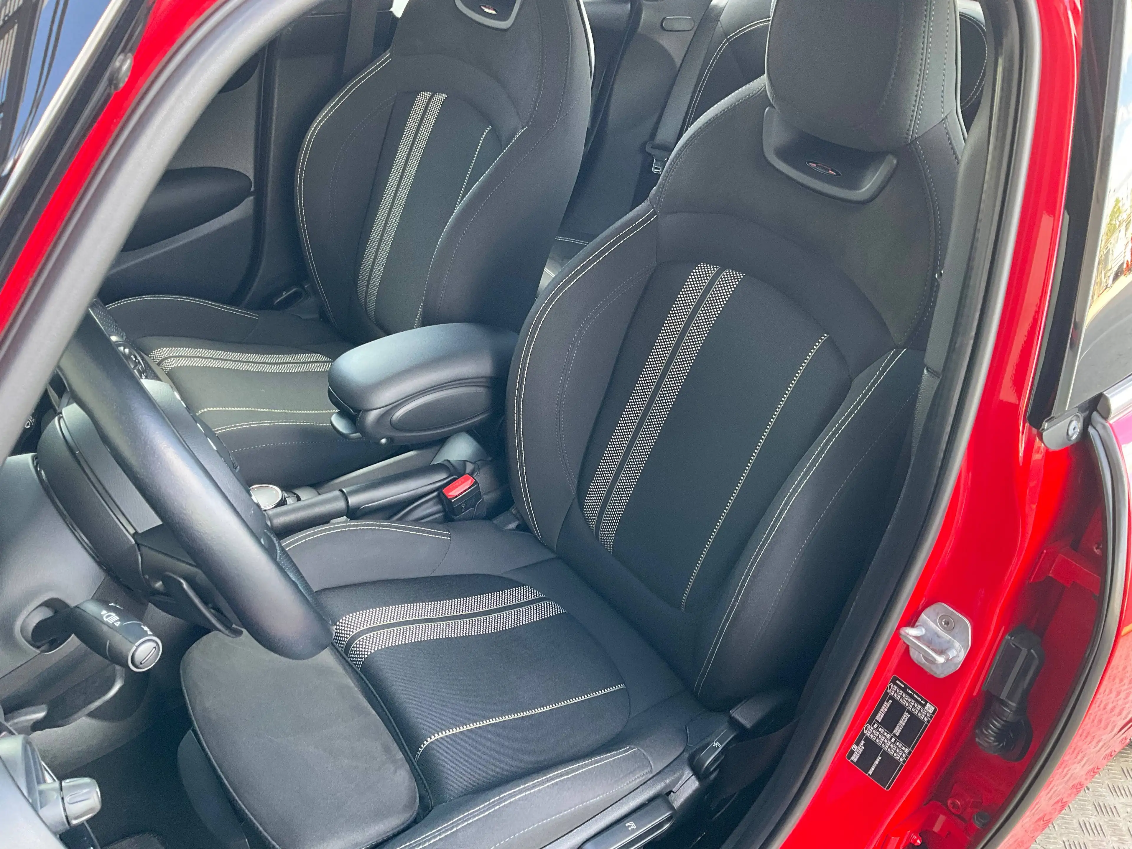 MINI Cooper S 7-G Automatik JCW Works Paket+Sitze LM 18" autom. Parkassistent Max Ausstattung 5-trg — photo 16