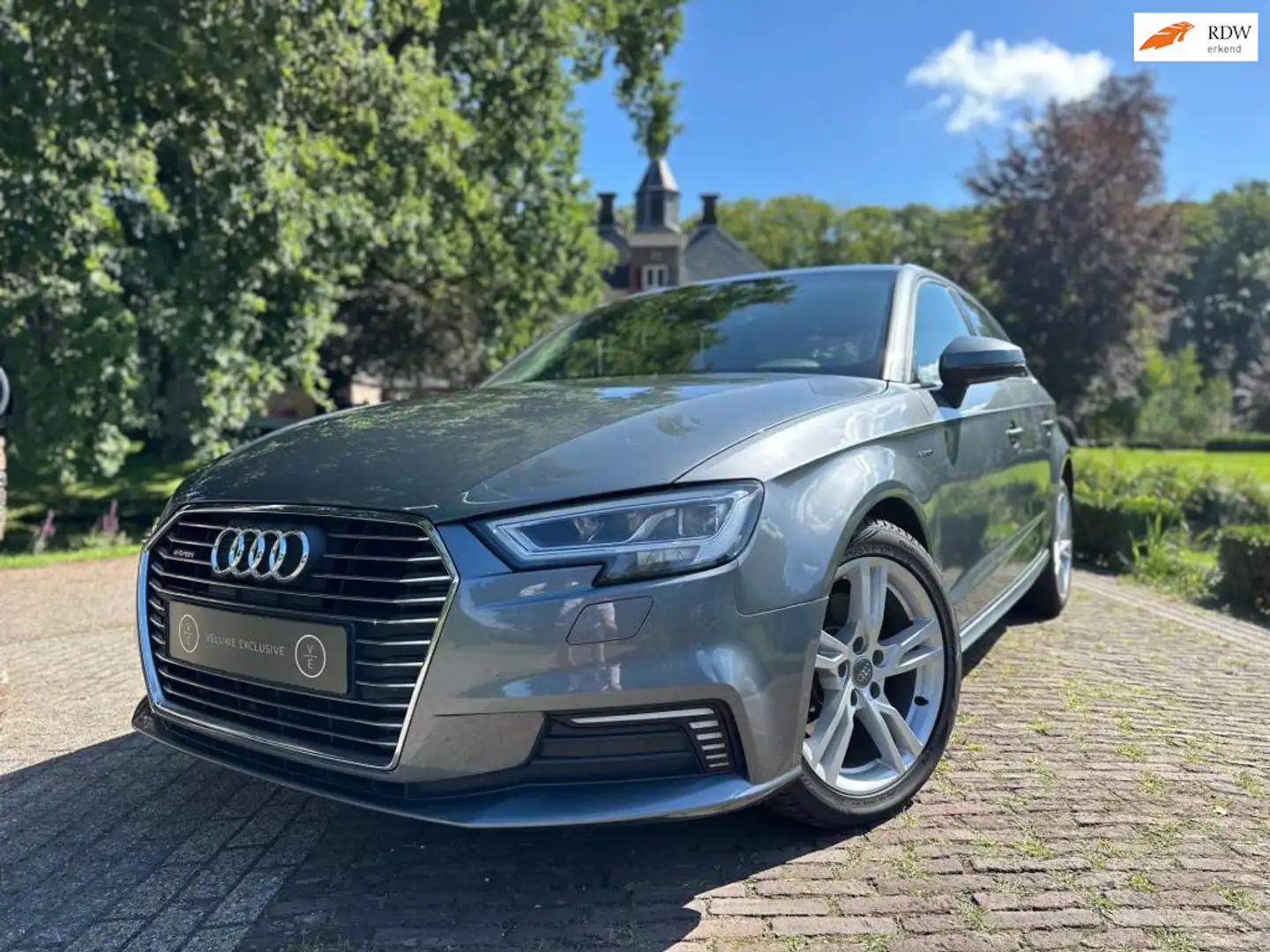 Audi A3 Sportback 1.4 e-tron Sport | DigiDash | Keyless | Grijs - 1