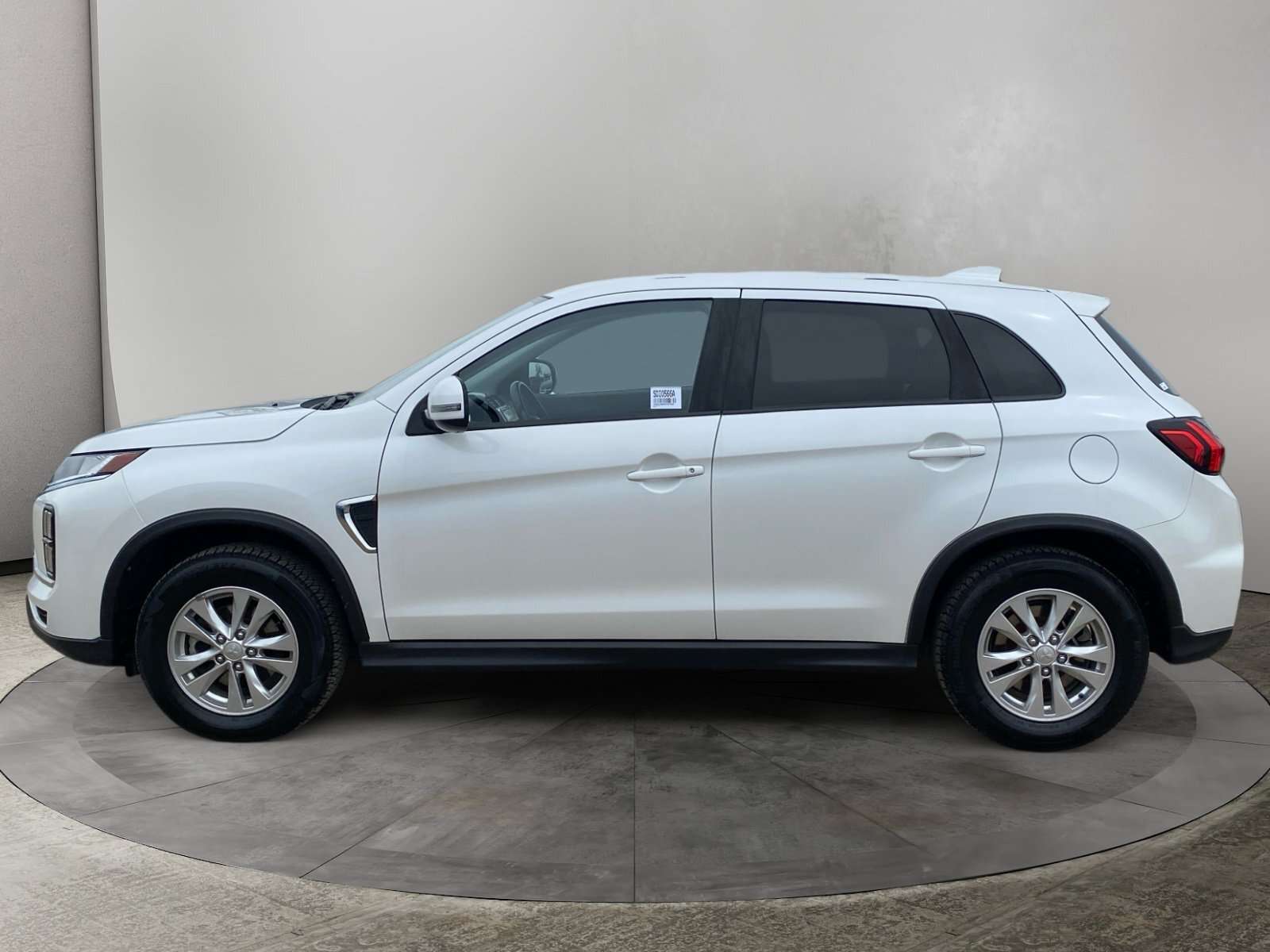 2021 Mitsubishi RVR SE — снимка 1