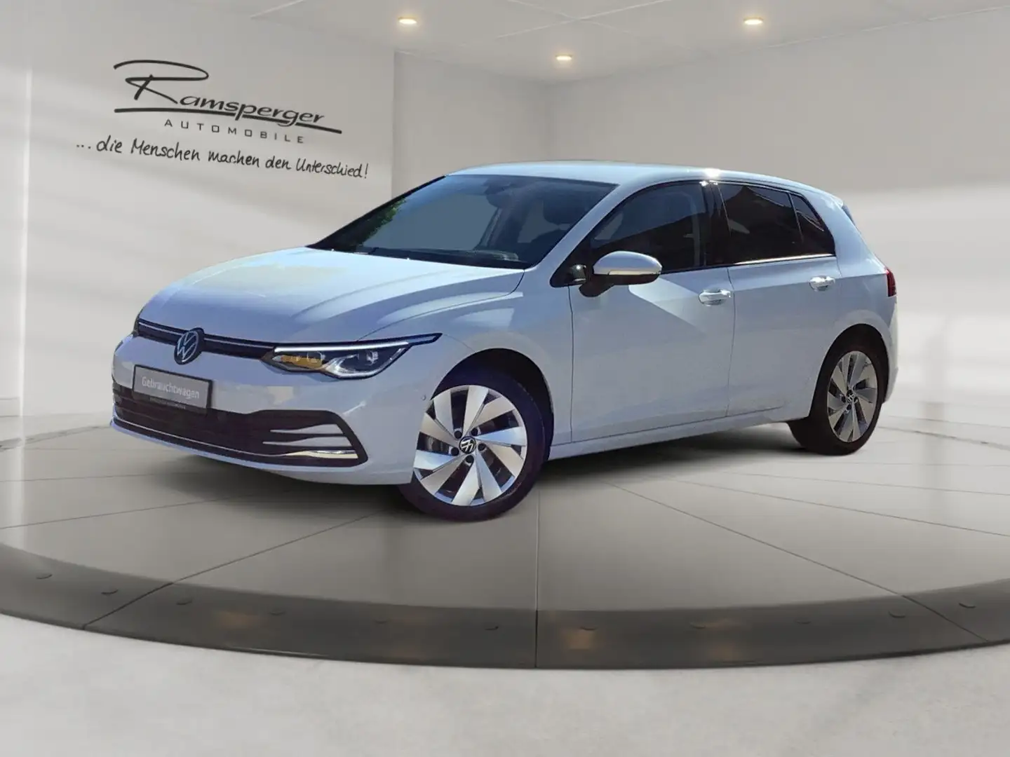 Volkswagen Golf VIII 1.5 TSI Active ACC LED Navi Side Kamer Weiß - 2