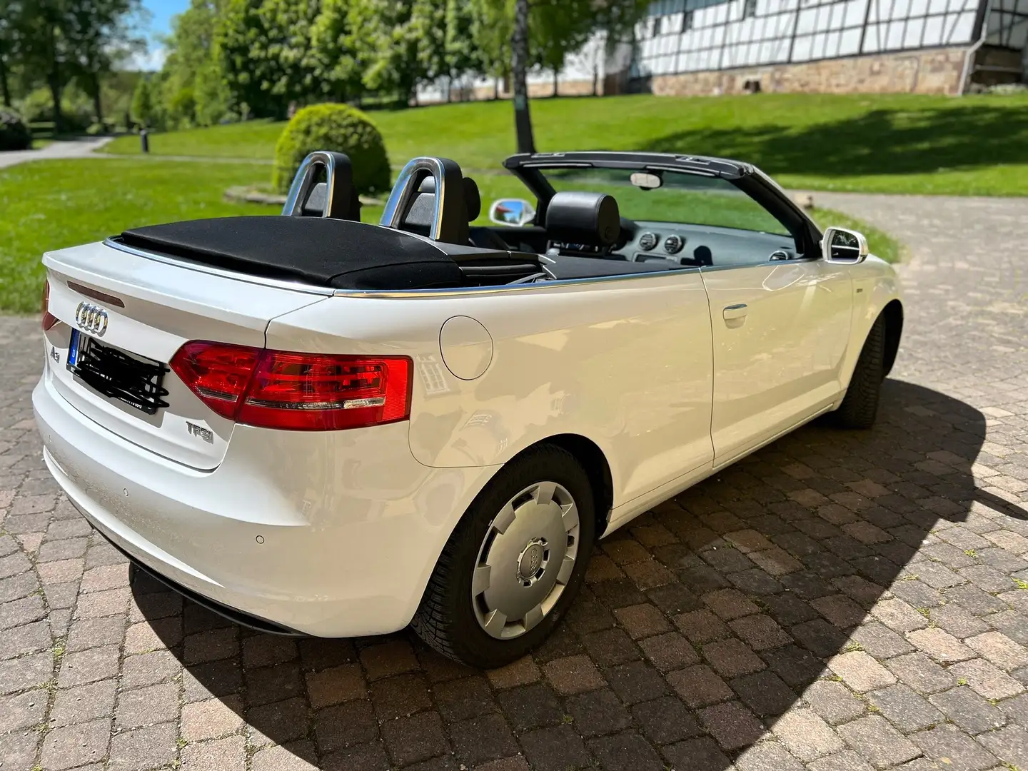 Audi A3 A3 Cabriolet 1.2 TFSIAttraction Weiß - 2