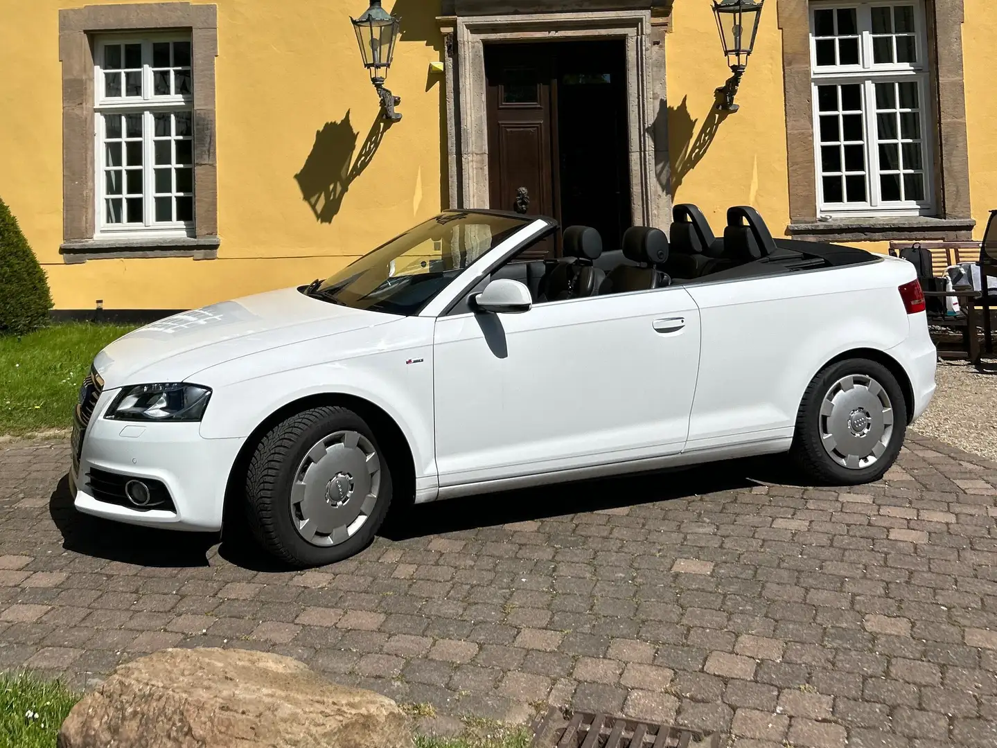 Audi A3 A3 Cabriolet 1.2 TFSIAttraction Weiß - 1