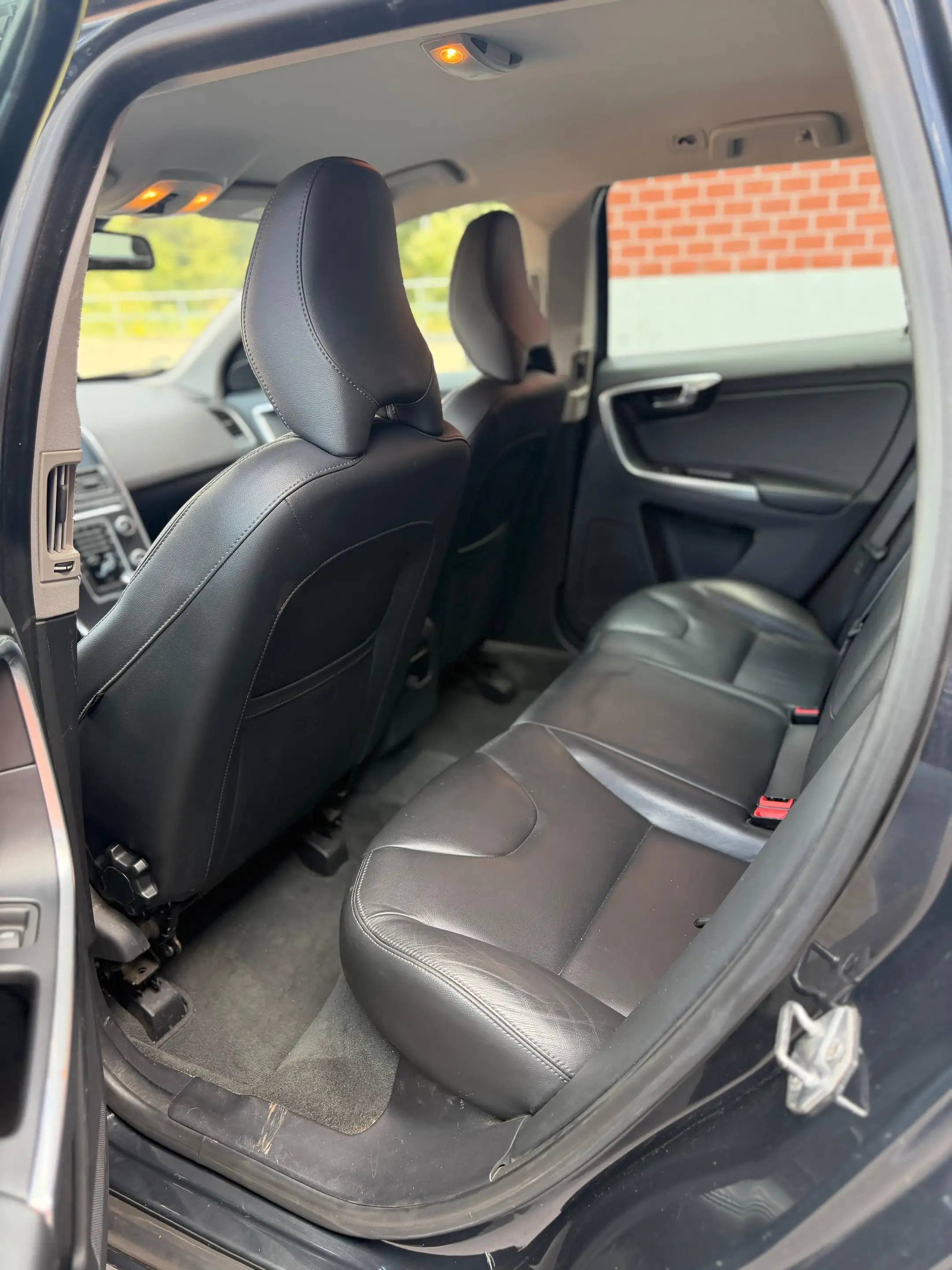 Volvo XC60 XC60 2.0 D4 Kinetic Geartronic — photo 14