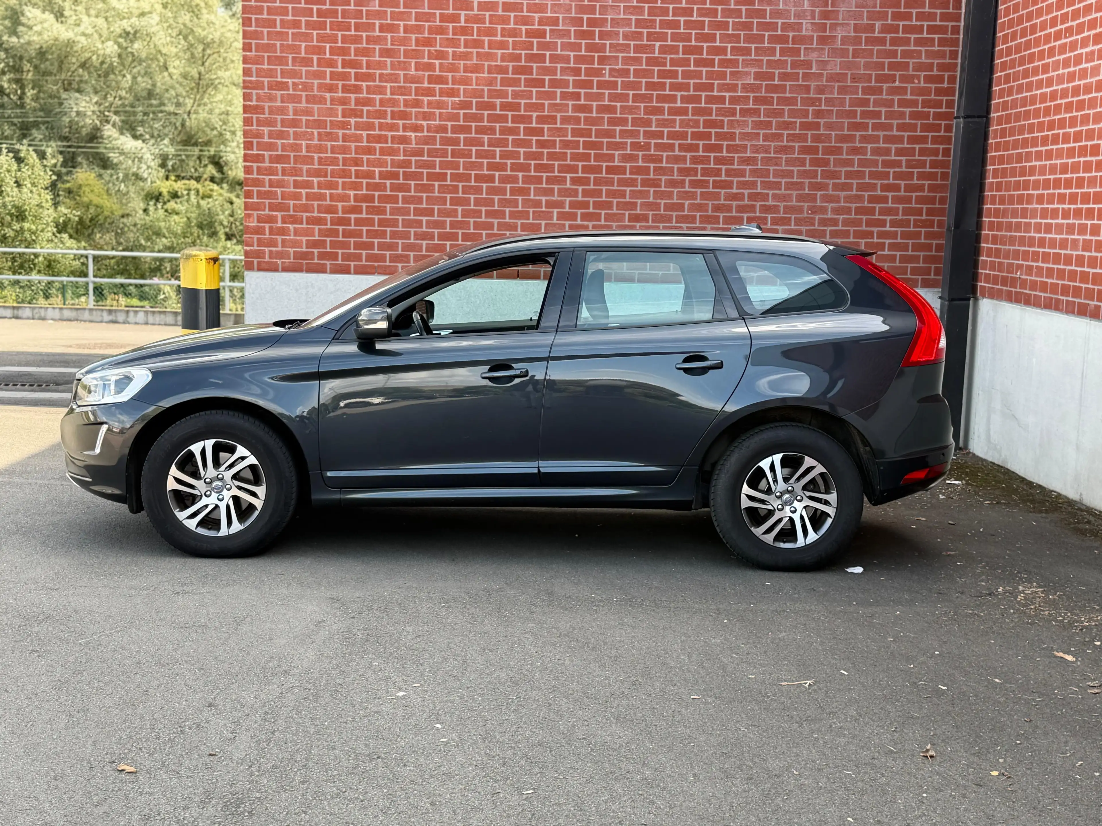 Volvo XC60 XC60 2.0 D4 Kinetic Geartronic — photo 4