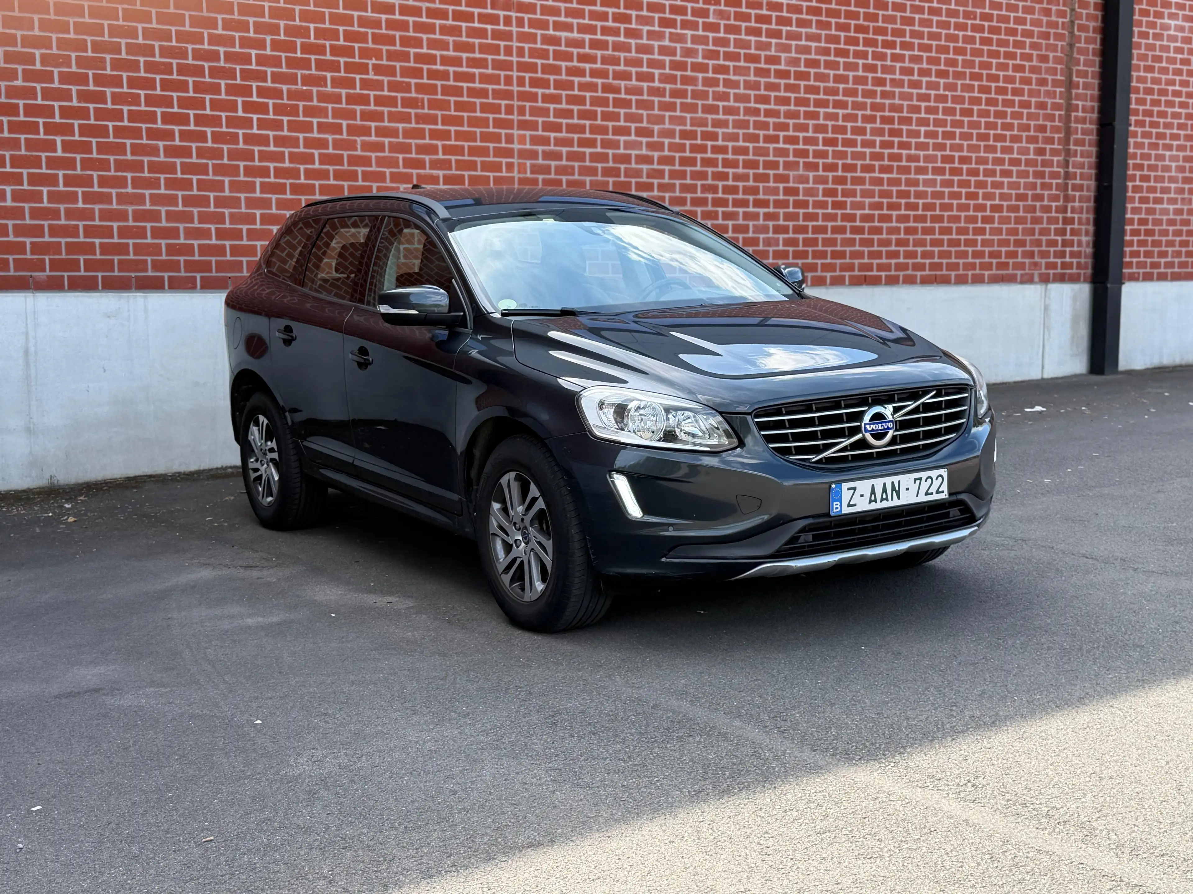 Volvo XC60 XC60 2.0 D4 Kinetic Geartronic — photo 3