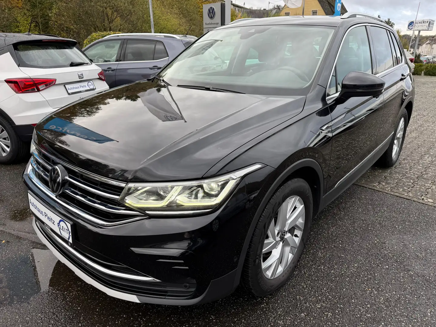 Volkswagen Tiguan Elegance 1.5 TSI DSG IQ.Light TravelAssist RFK AHK Noir - 1