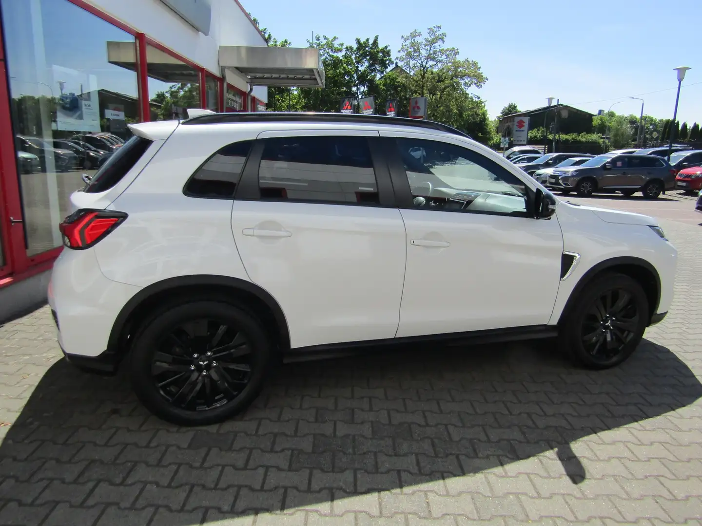Mitsubishi ASX 2.0 CVT Spirit Plus  Navi Winterräder Sitzh.LED Weiß - 2