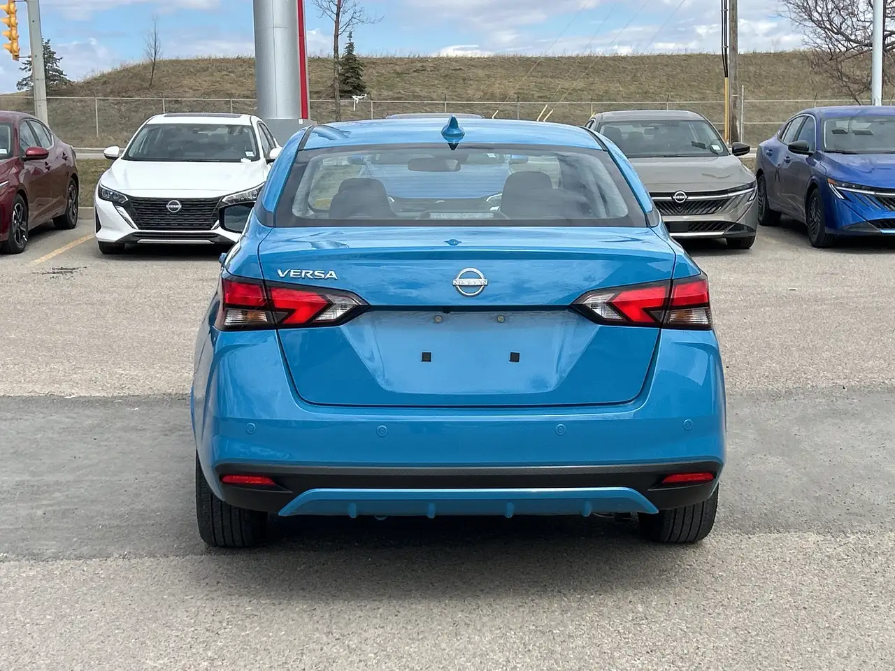 Nissan Versa снимка Nissan Versa