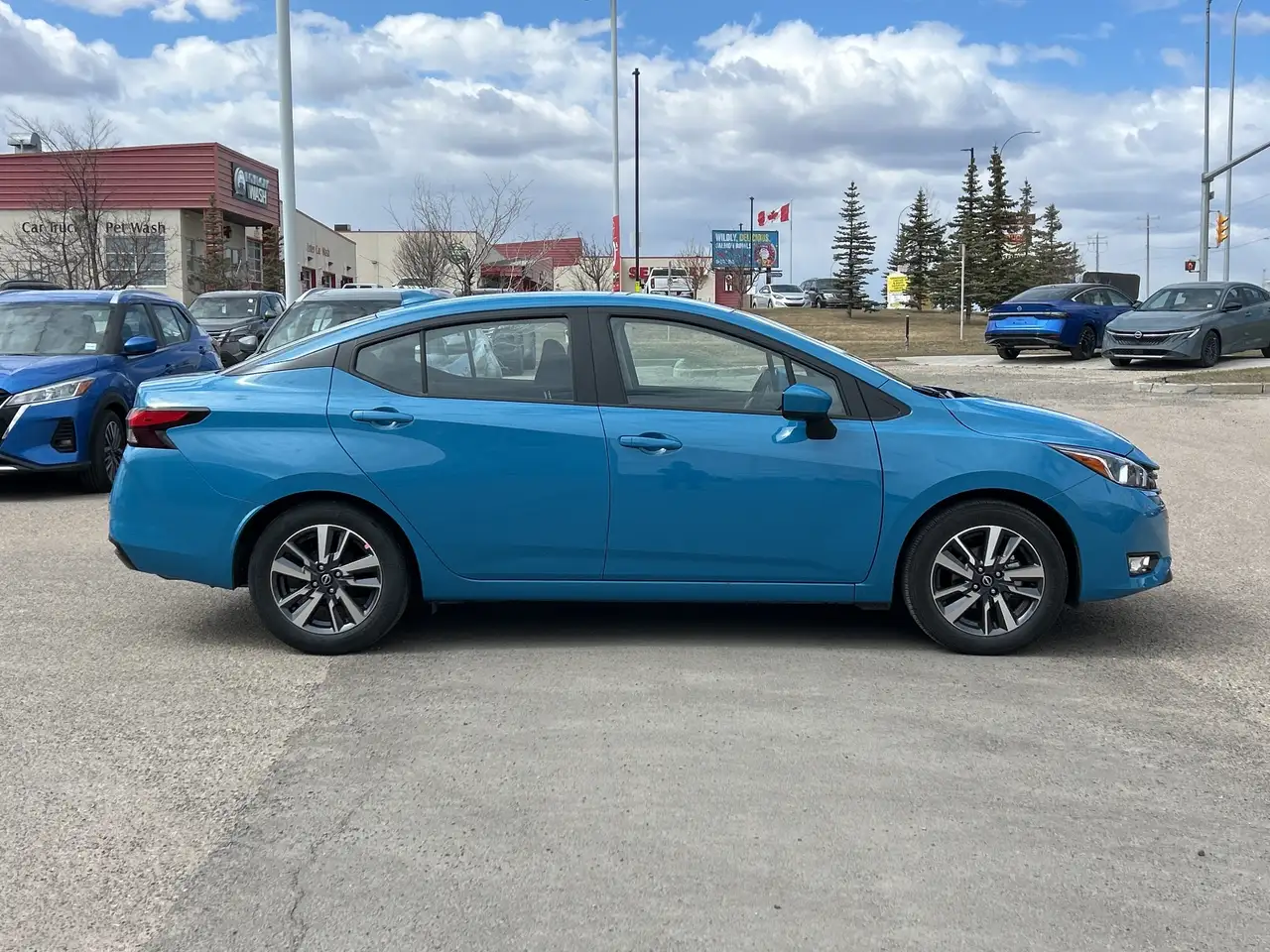 Nissan Versa снимка Nissan Versa