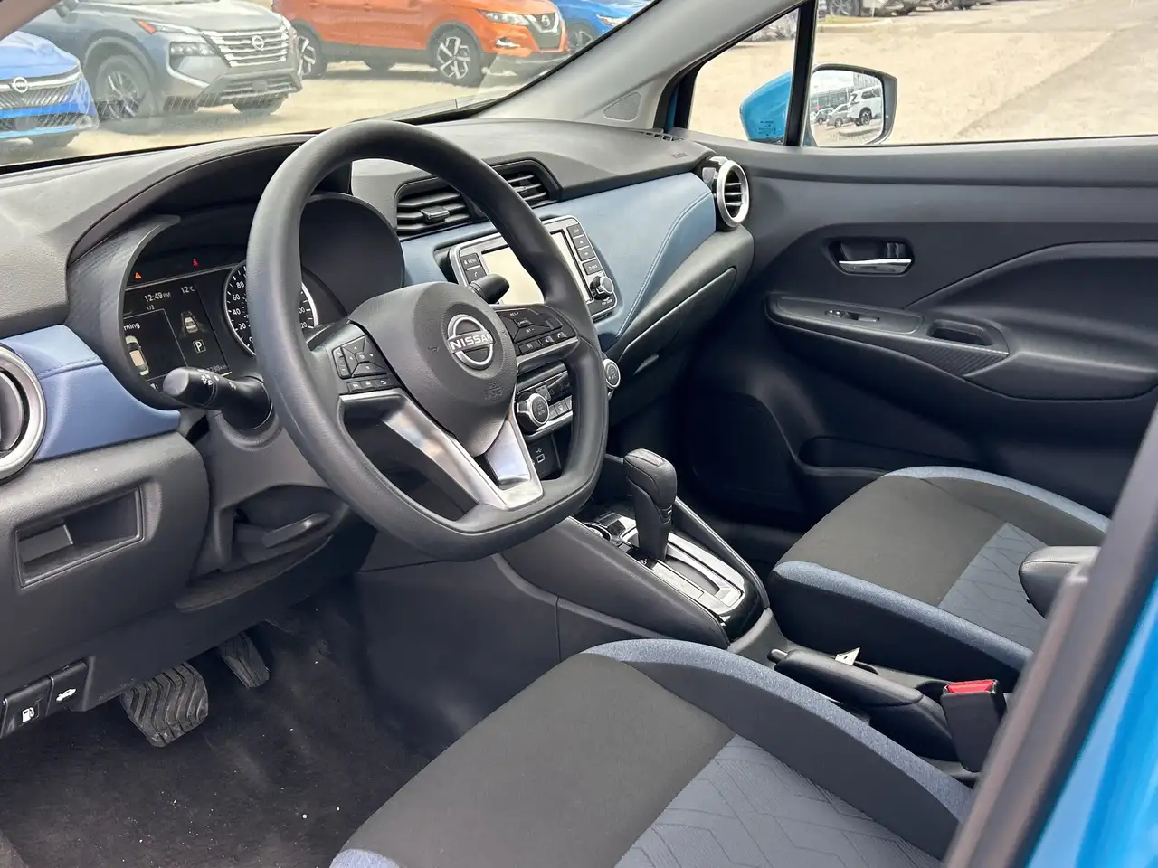Nissan Versa снимка Nissan Versa