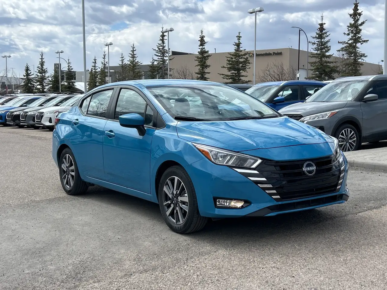 Nissan Versa снимка Nissan Versa