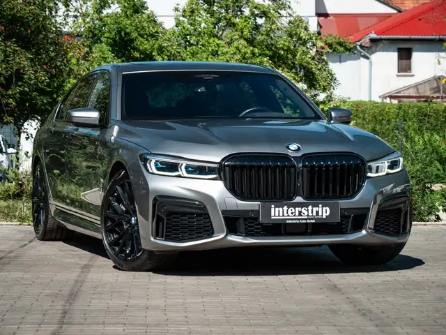 BMW 7 Series view 3