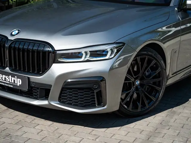 BMW 7 Series view 8