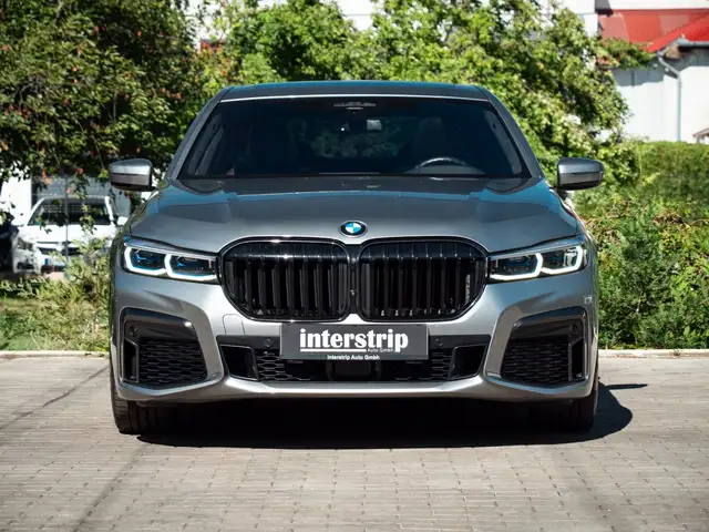 BMW 7 Series view 2