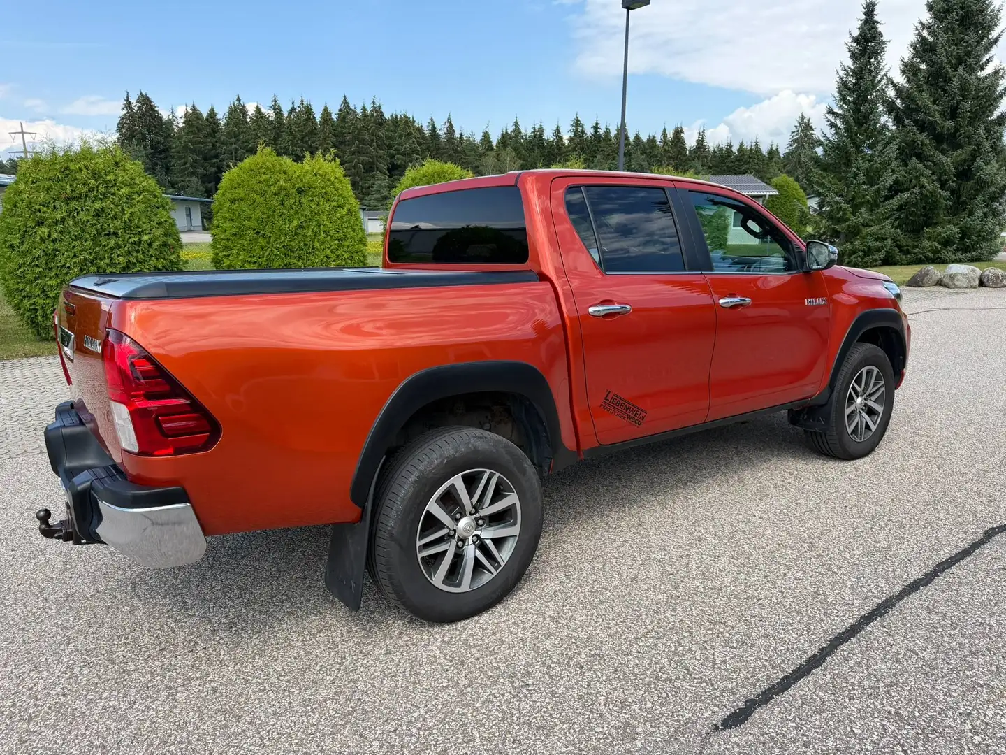 Toyota Hilux Hilux DK Legend 50 4x4 2,4 D-4D Aut. Legend 50 Orange - 1
