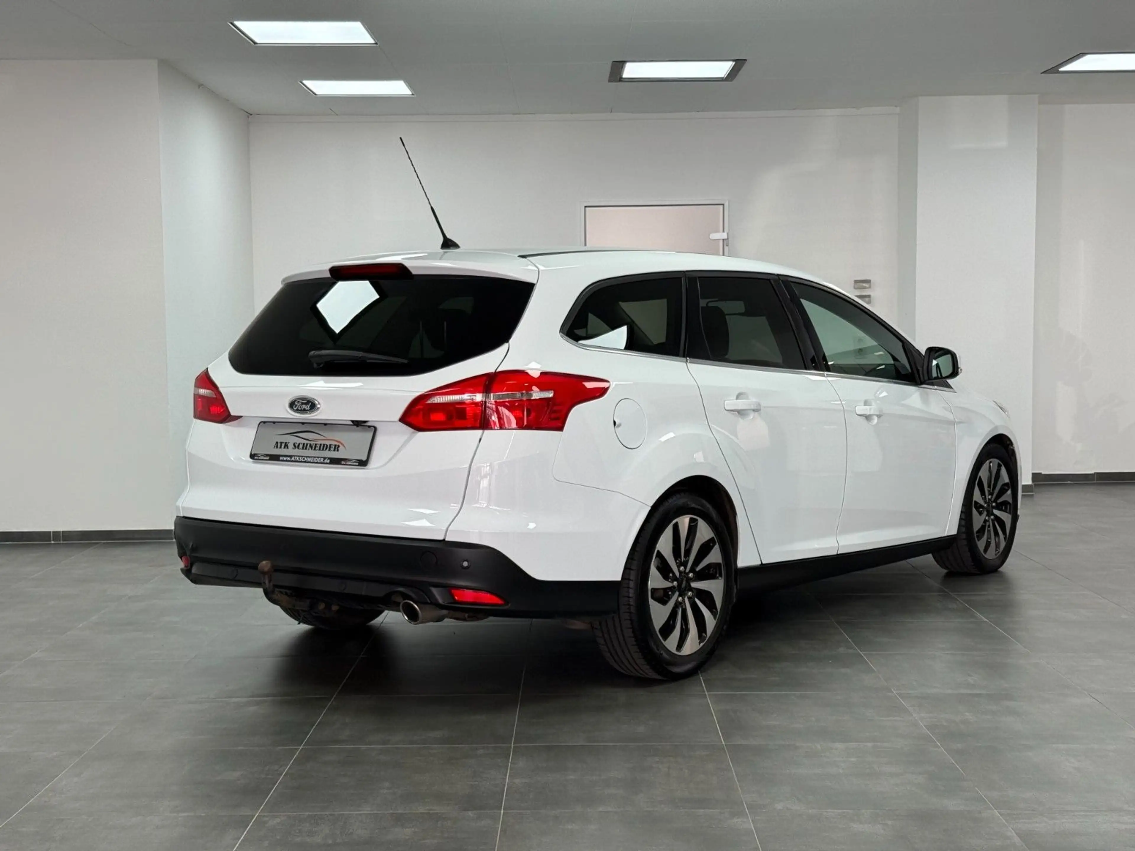 Ford Focus Turnier Titanium/NAVI/KAM/AHK/SHZ/LEDER — photo 6