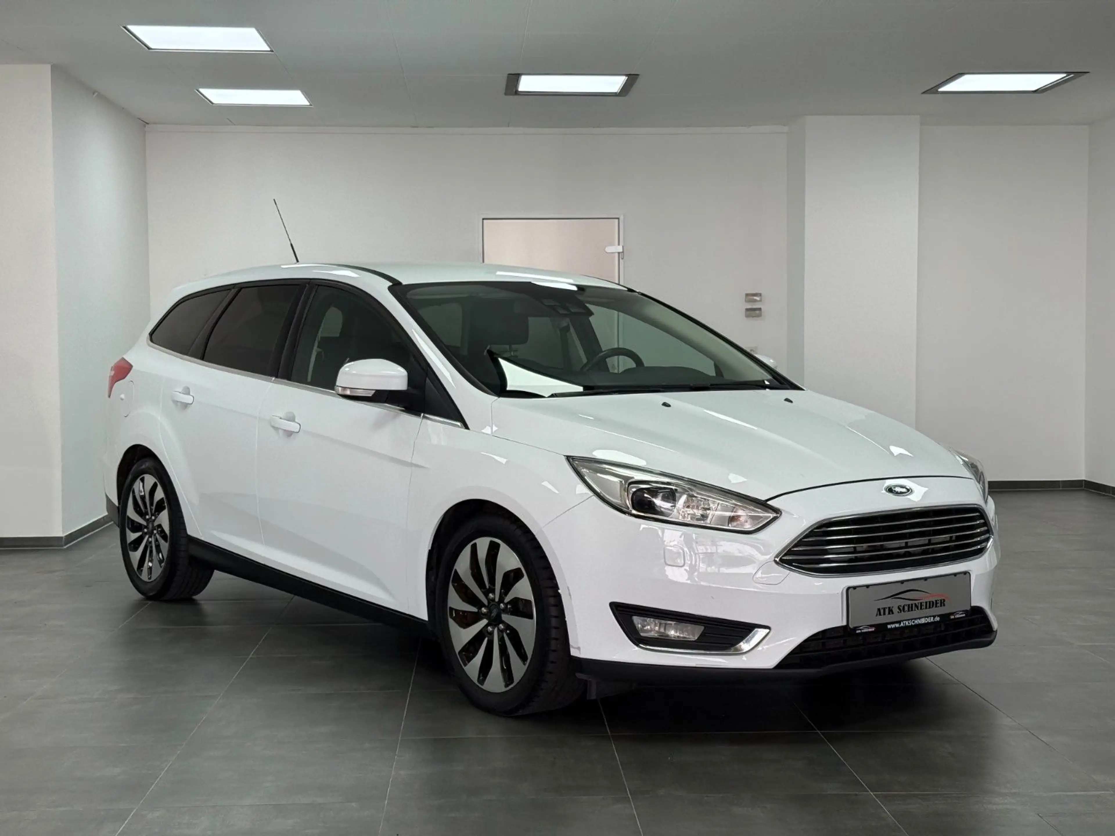 Ford Focus Turnier Titanium/NAVI/KAM/AHK/SHZ/LEDER