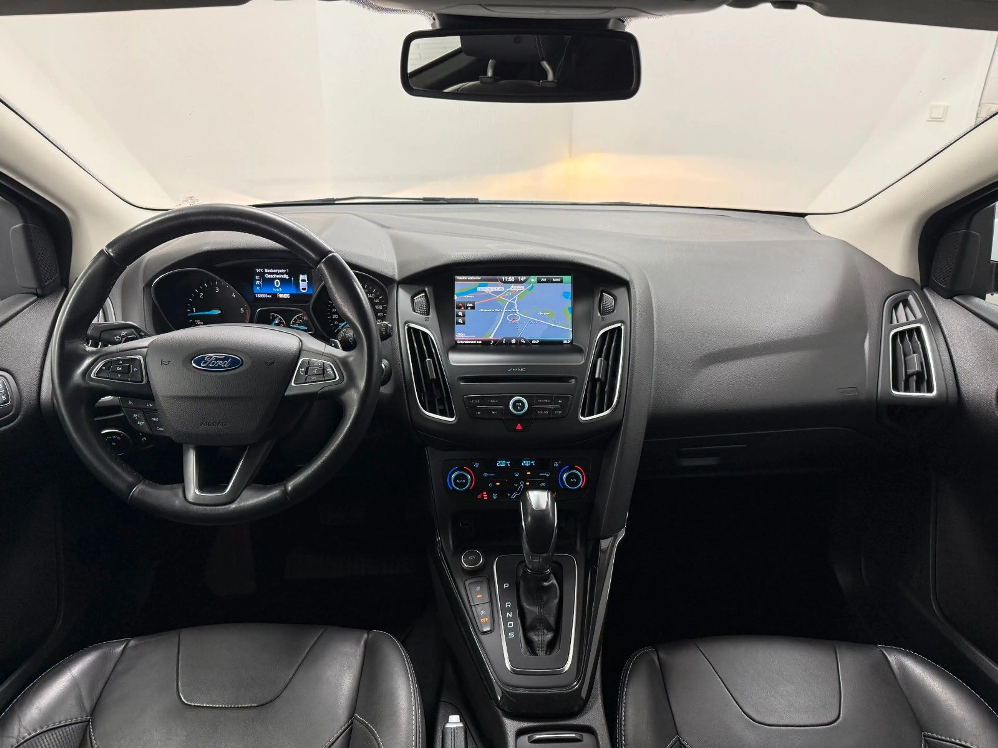Ford Focus Turnier Titanium/NAVI/KAM/AHK/SHZ/LEDER — photo 9