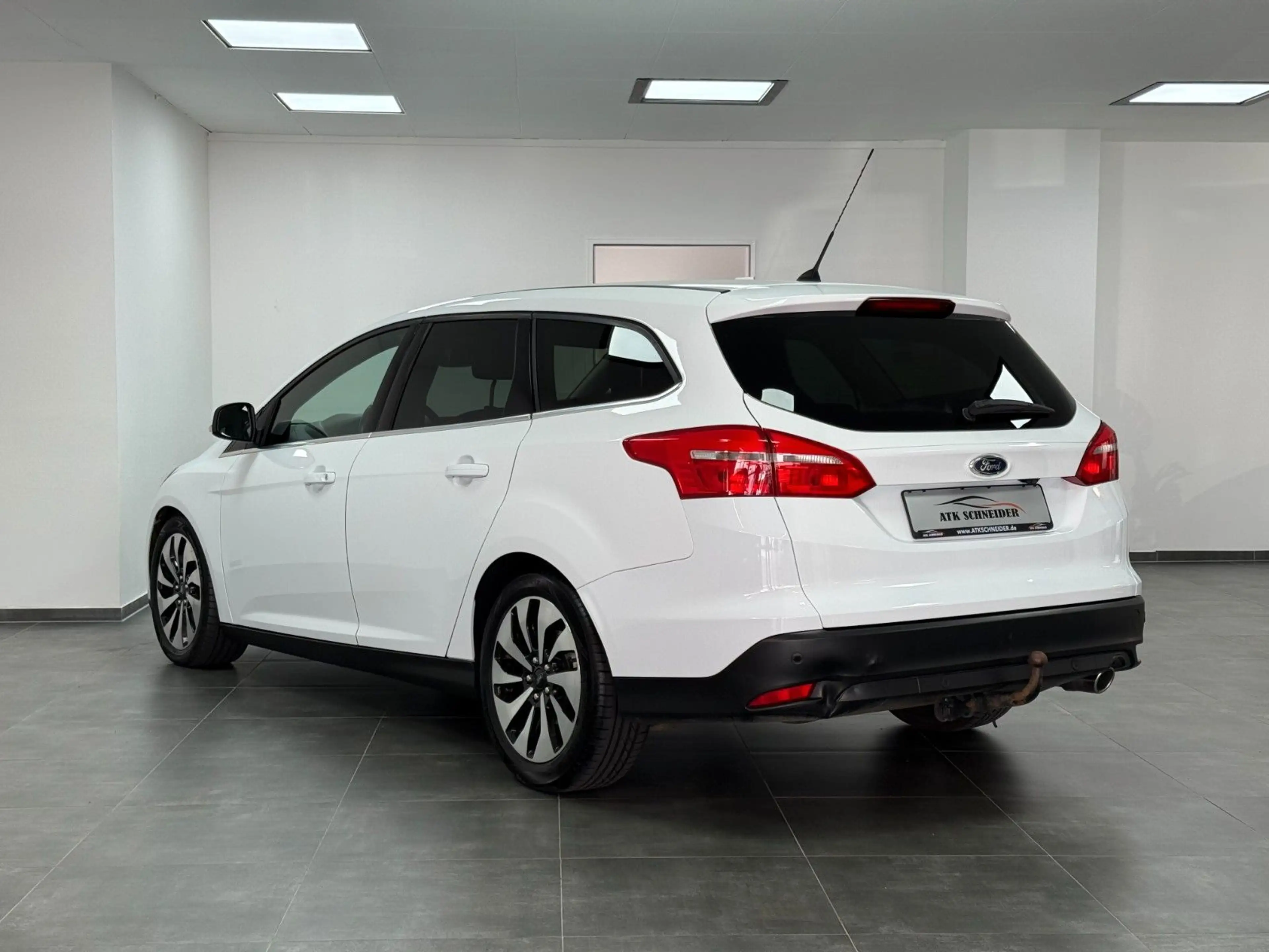 Ford Focus Turnier Titanium/NAVI/KAM/AHK/SHZ/LEDER — photo 5