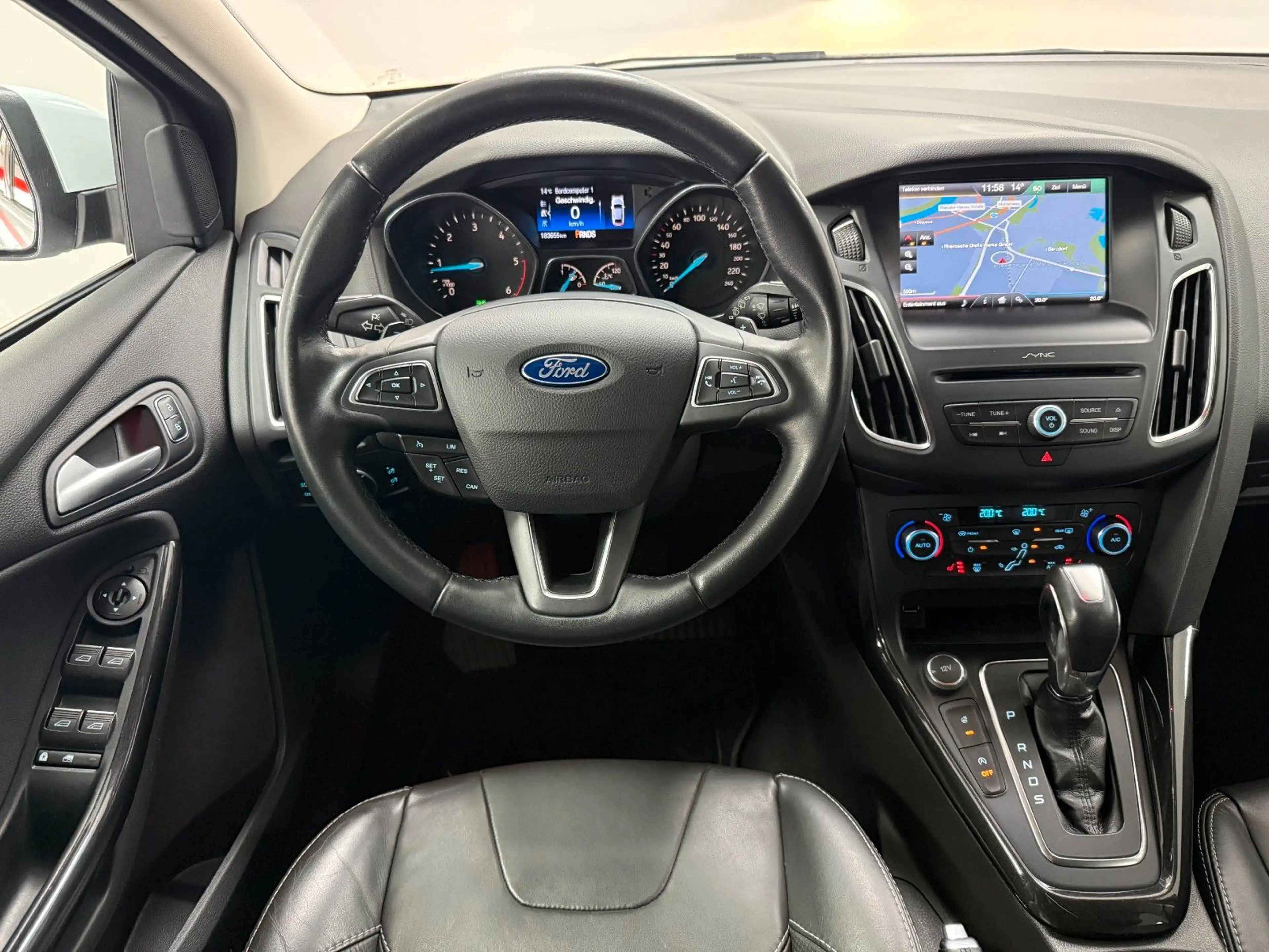 Ford Focus Turnier Titanium/NAVI/KAM/AHK/SHZ/LEDER — photo 14