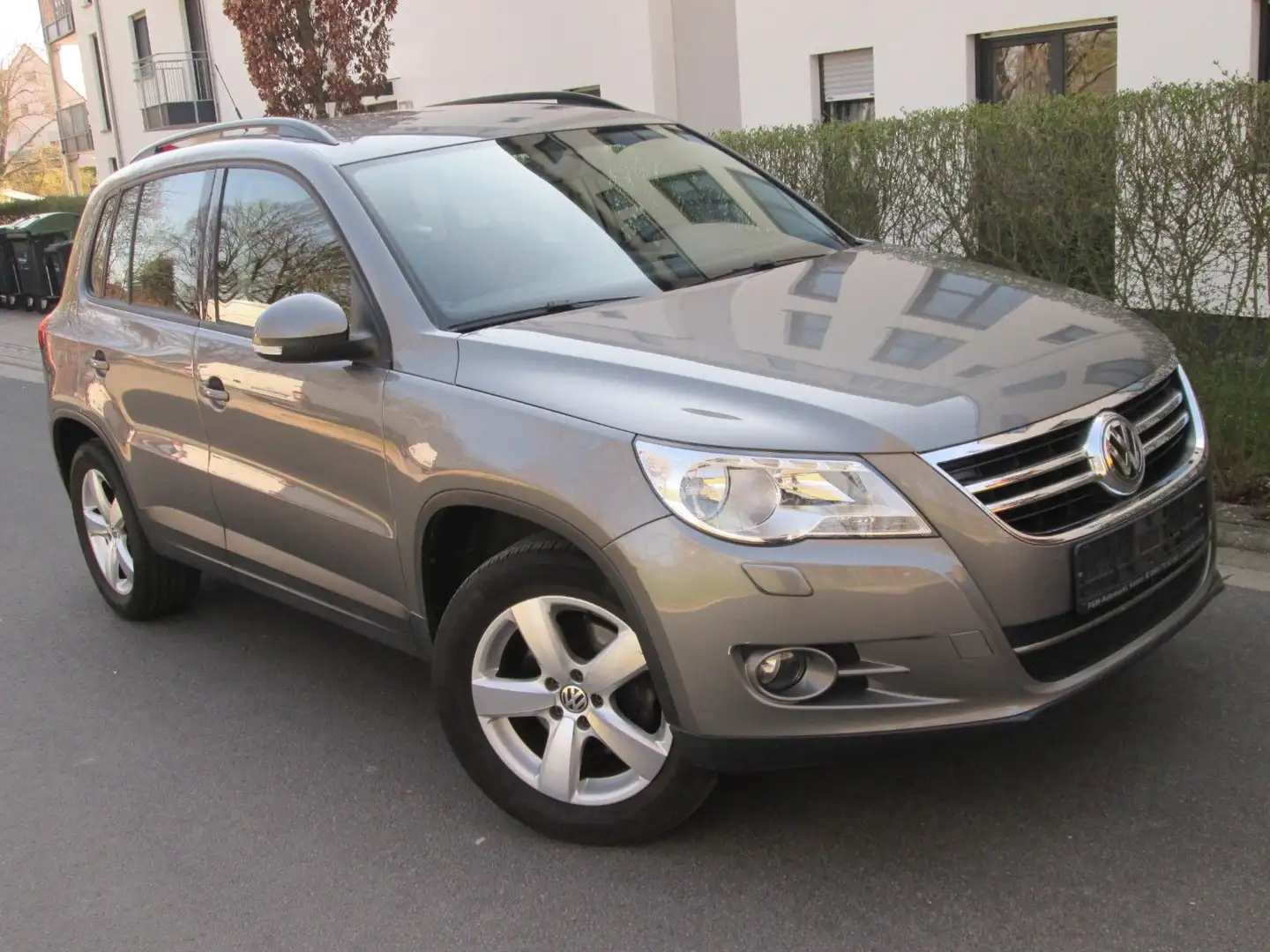 Volkswagen Tiguan 1.4 TSI Trend , Motor überholt für 4000€. Grau - 2
