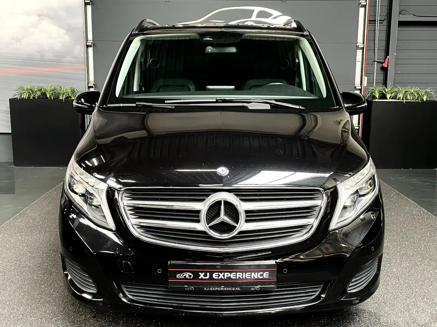 Mercedes-Benz V 220 220d Lang DC LEER NAVI 2x SCHUIFD NAP 165 PK Zwart - 1